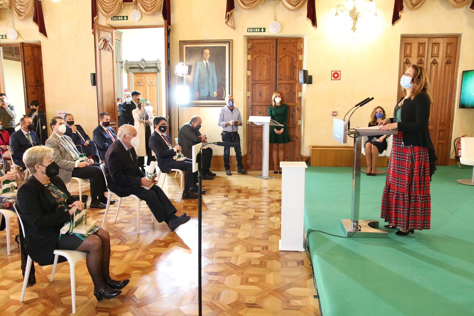 Fotogalería de la entrega de banderas por el Día de Andalucía