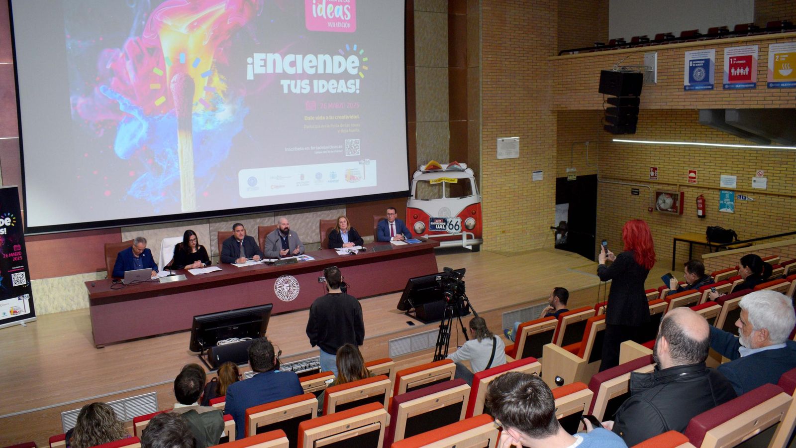 Presentación y anuncio de la apertura del plazo de inscripciones, en el Auditorio de la UAL