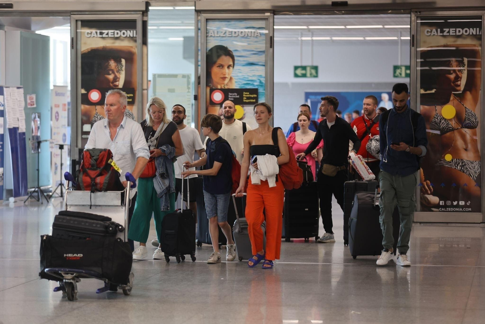 Turistas llegando al aeropuerto de Málaga. Turistas llegando al aeropuerto de Málaga.