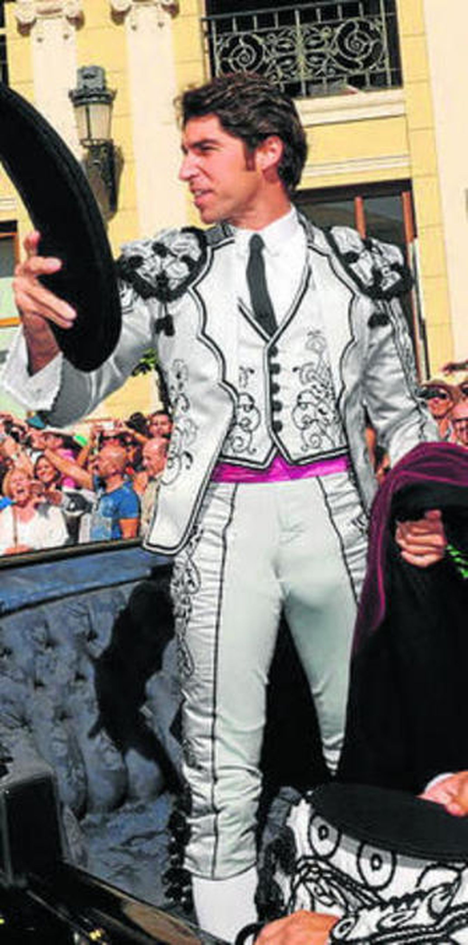 El diseño de Eva González crea polémica en Twitter