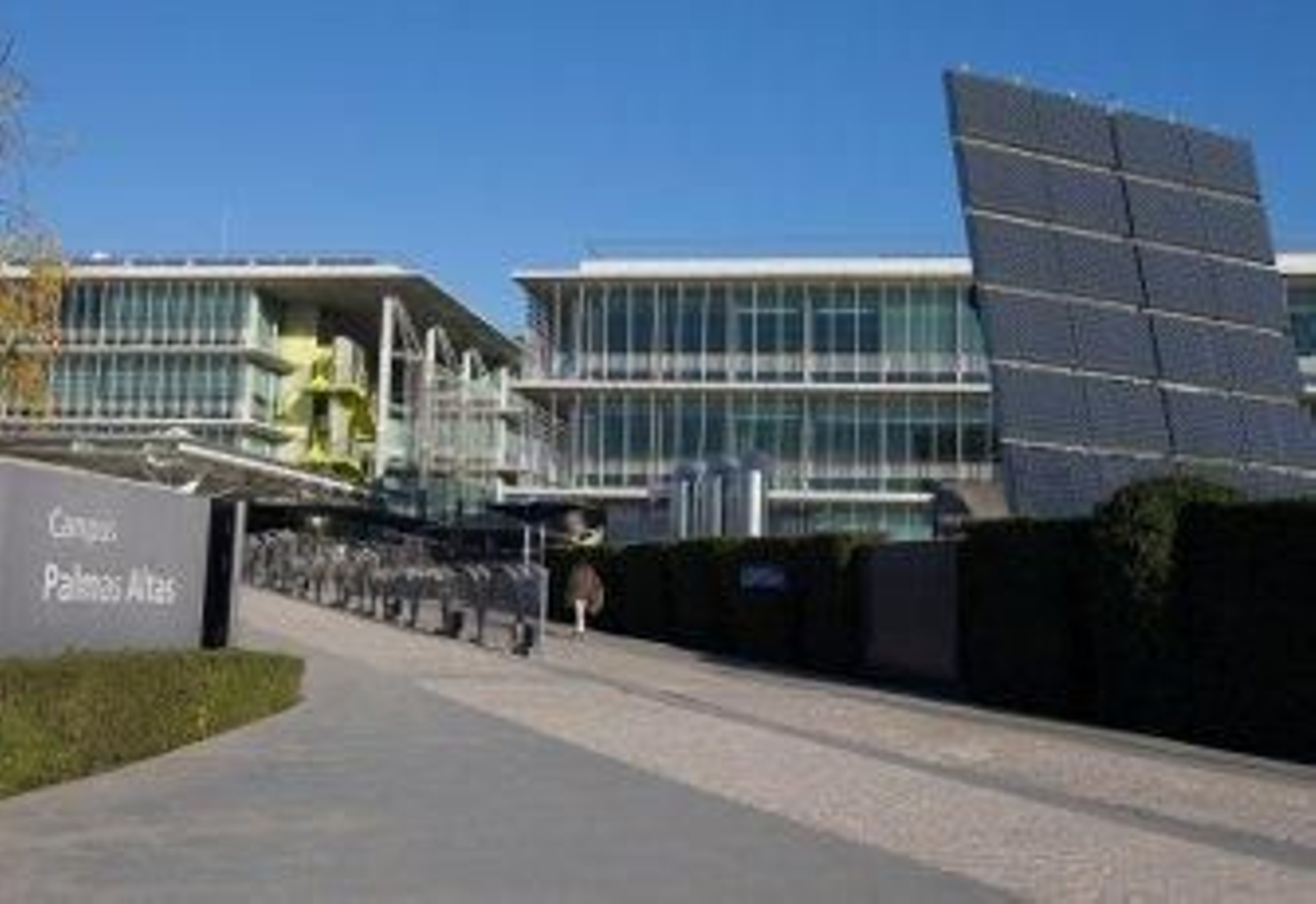 Abengoa confirma que su deuda total roza los 15.000 millones de euros