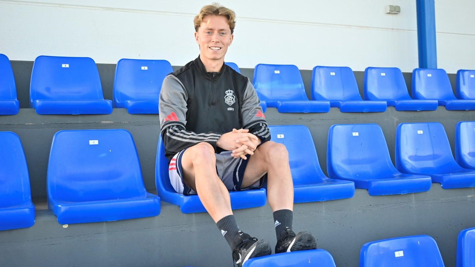 Alberto Vela posa para Huelva Información.