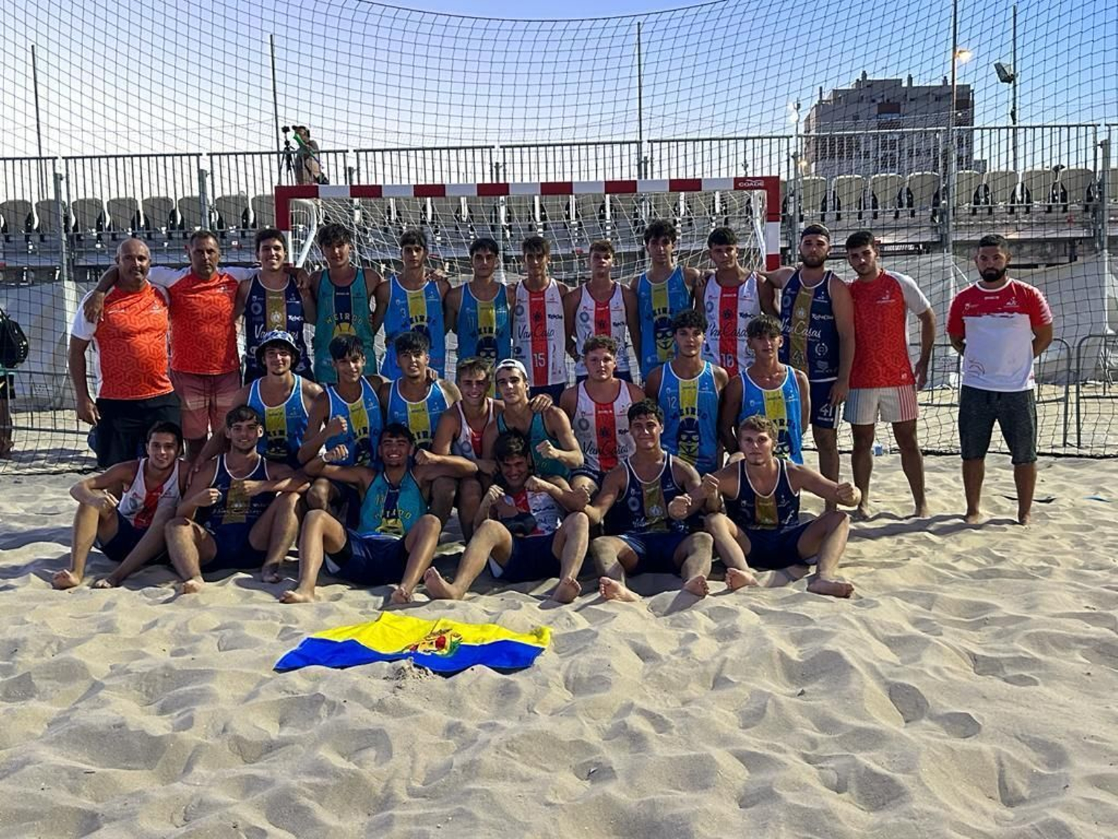 Los dos juveniles del BM Playa Algeciras, tras su partido de cuartos Los dos juveniles del BM Playa Algeciras, tras su partido de cuartos