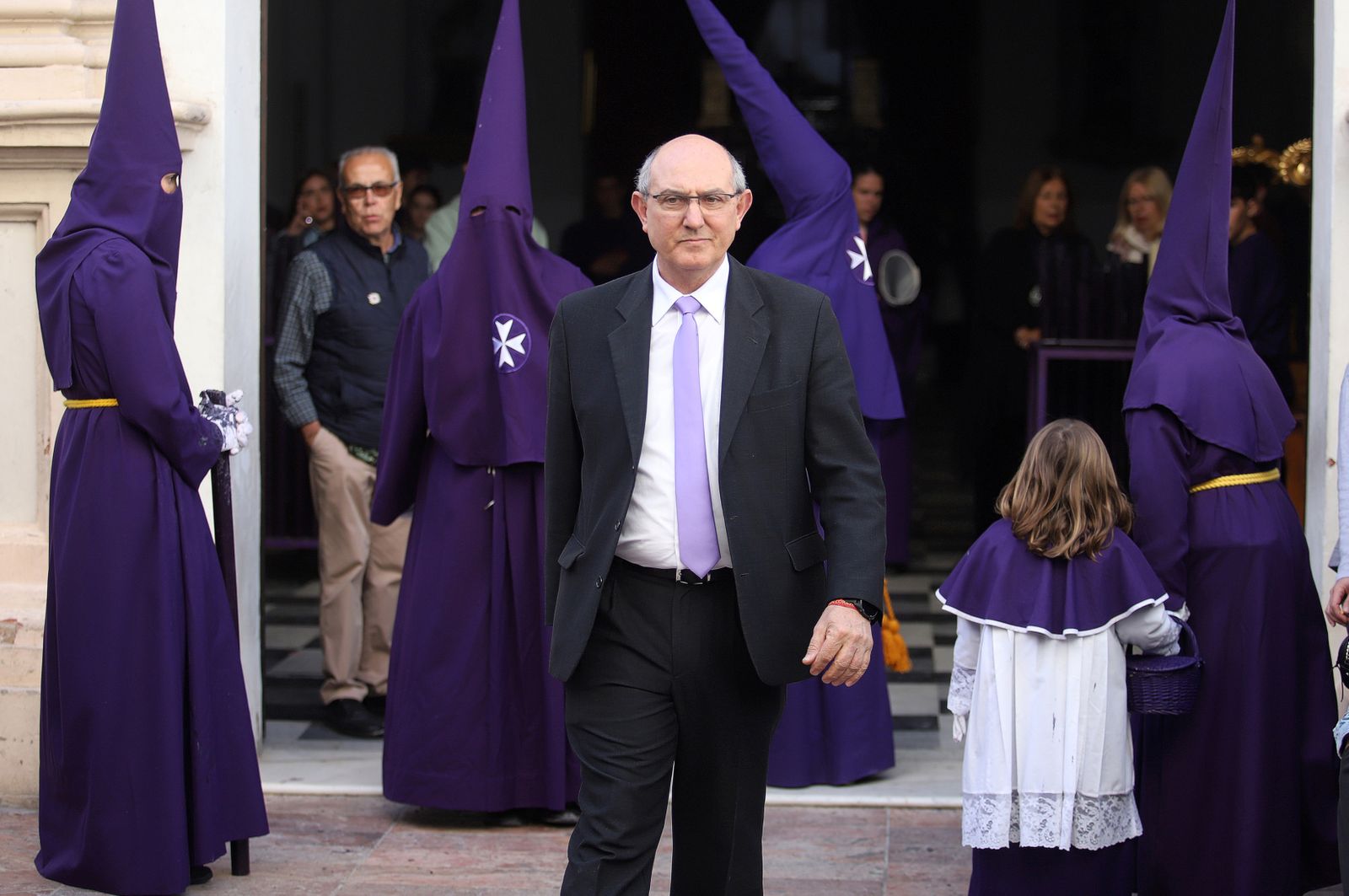 La Hermandad El Nazareno en la madrugá de la Semana Santa de Huelva 2023, en imágenes