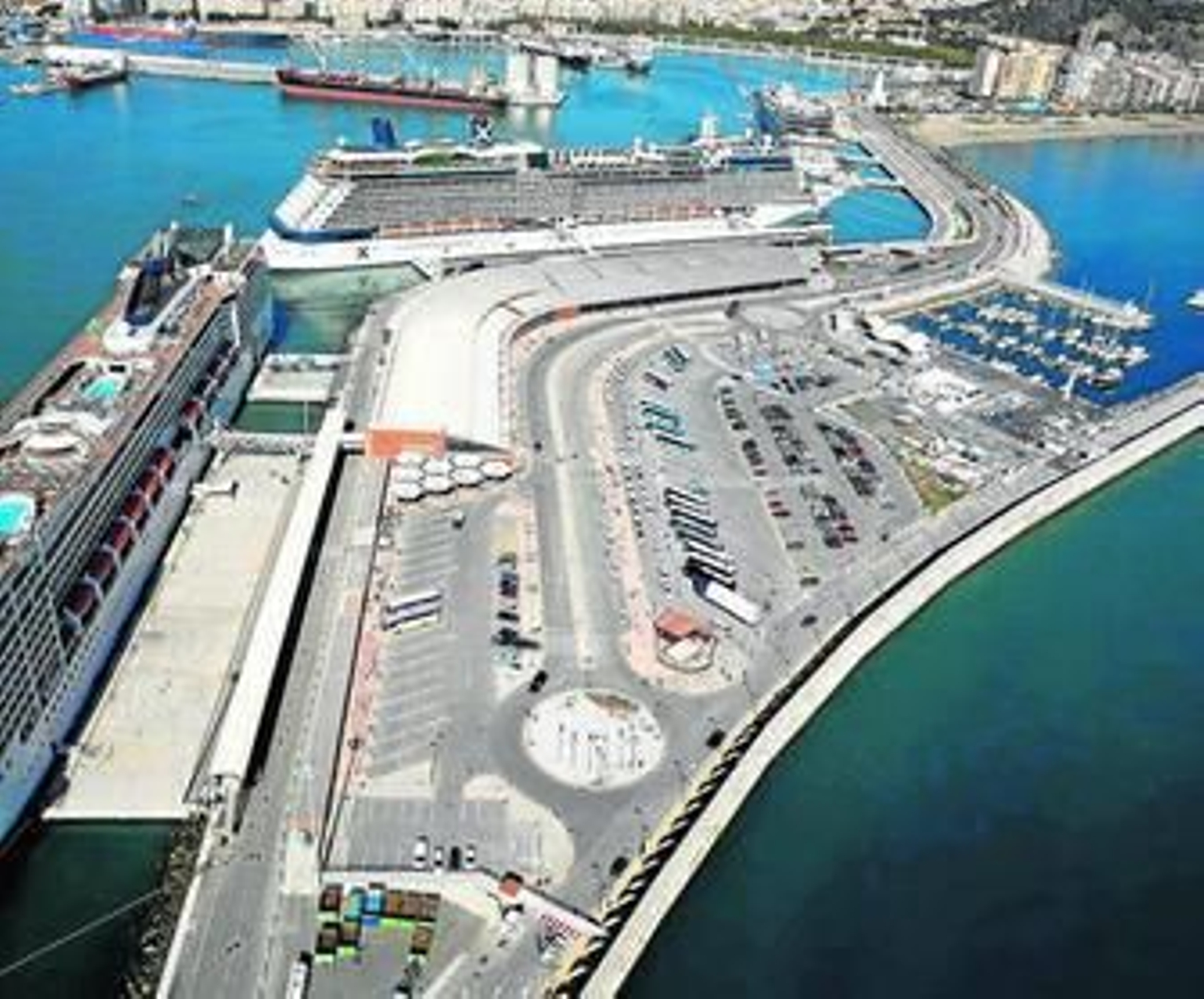 Parcela elegida para la construcción del hotel del puerto.