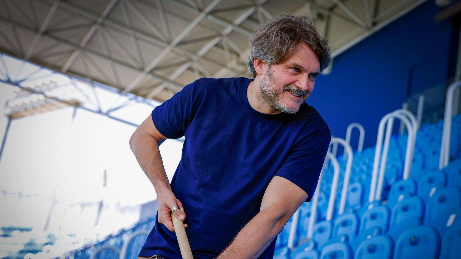 Salva Reina en un spot publicitario del Málaga CF