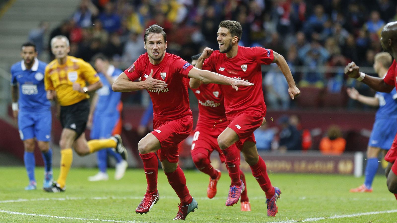 Krychowiak celebra con Carriço el 1-1.