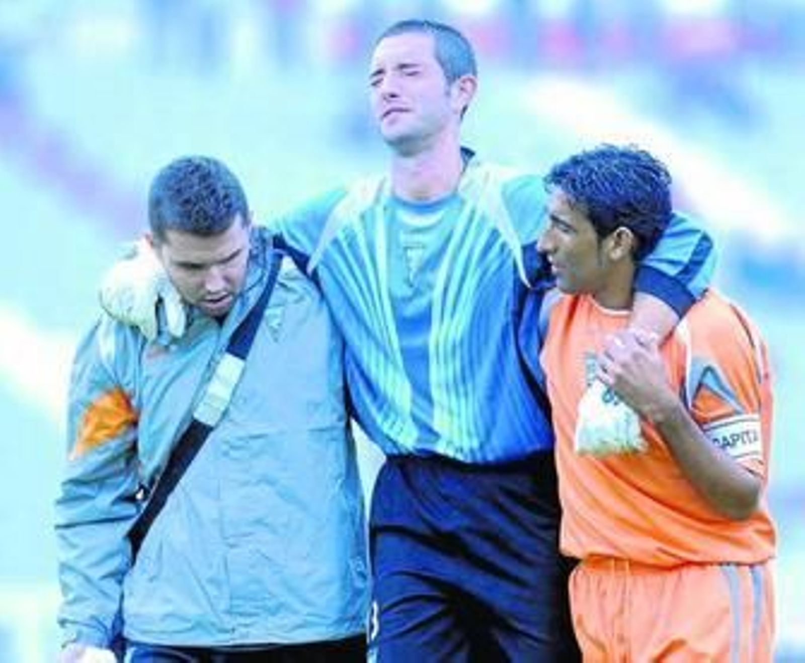 Ubierna abandonó el terreno de juego lesionado al cuarto de hora y provocó el debut del juvenil Juanjo.