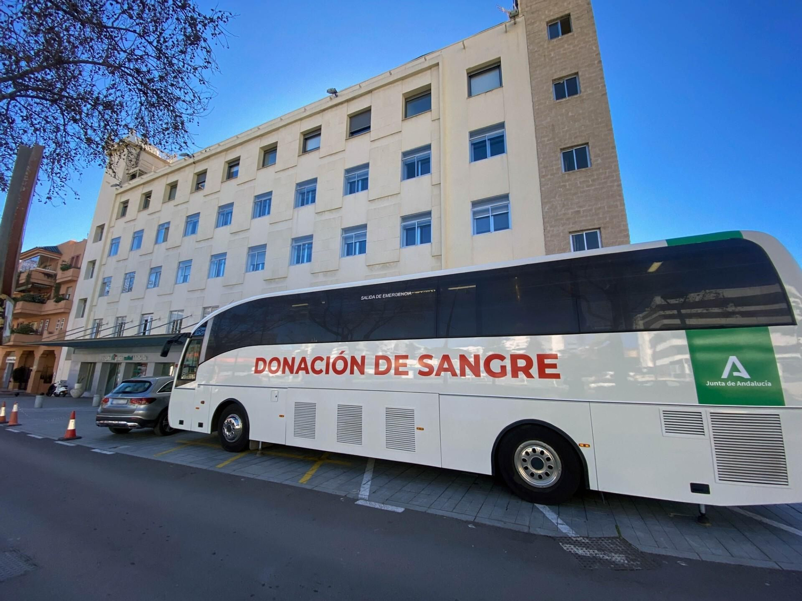 Unidad Móvil del Centro de Transfusión, Tejidos y Células de Málaga. Unidad Móvil del Centro de Transfusión, Tejidos y Células de Málaga.