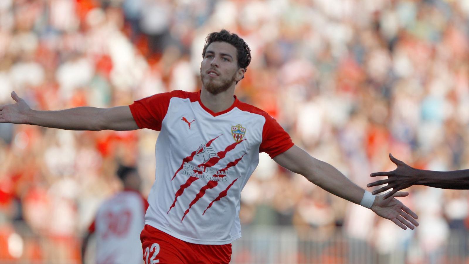 Babic celebra con los brazos abiertos su primer gol como rojiblanco, el 2-0