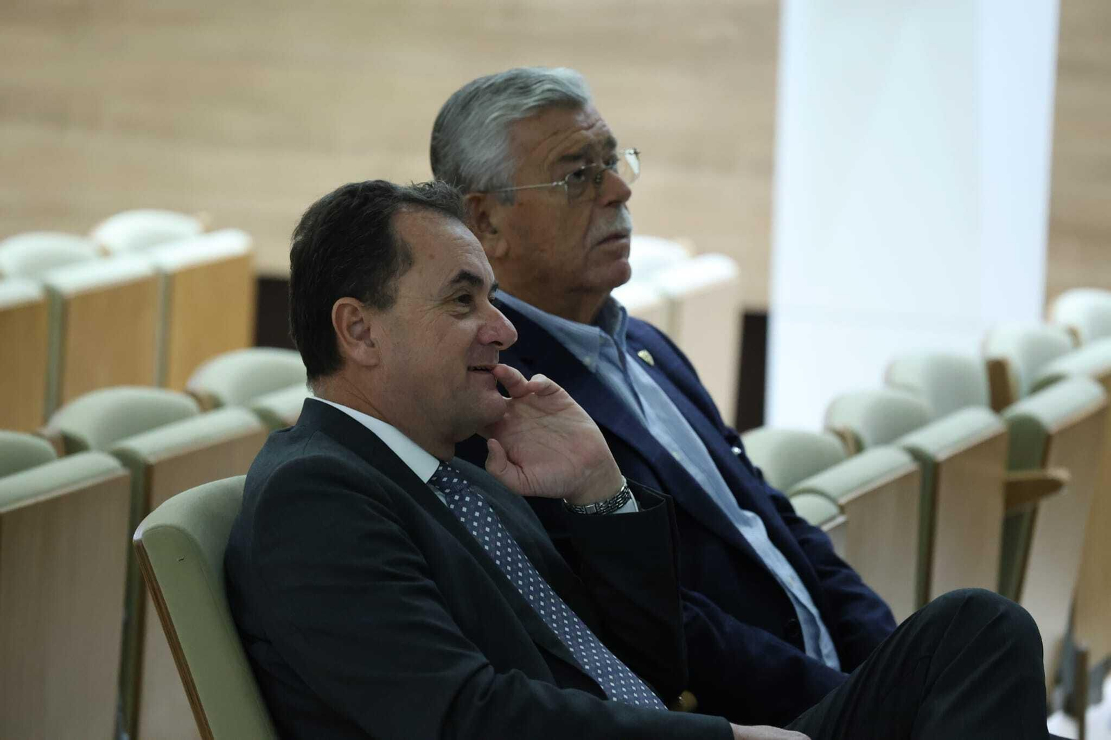 La rueda de prensa de Loren Juarros sobre el mercado invernal, en fotos La rueda de prensa de Loren Juarros sobre el mercado invernal, en fotos
