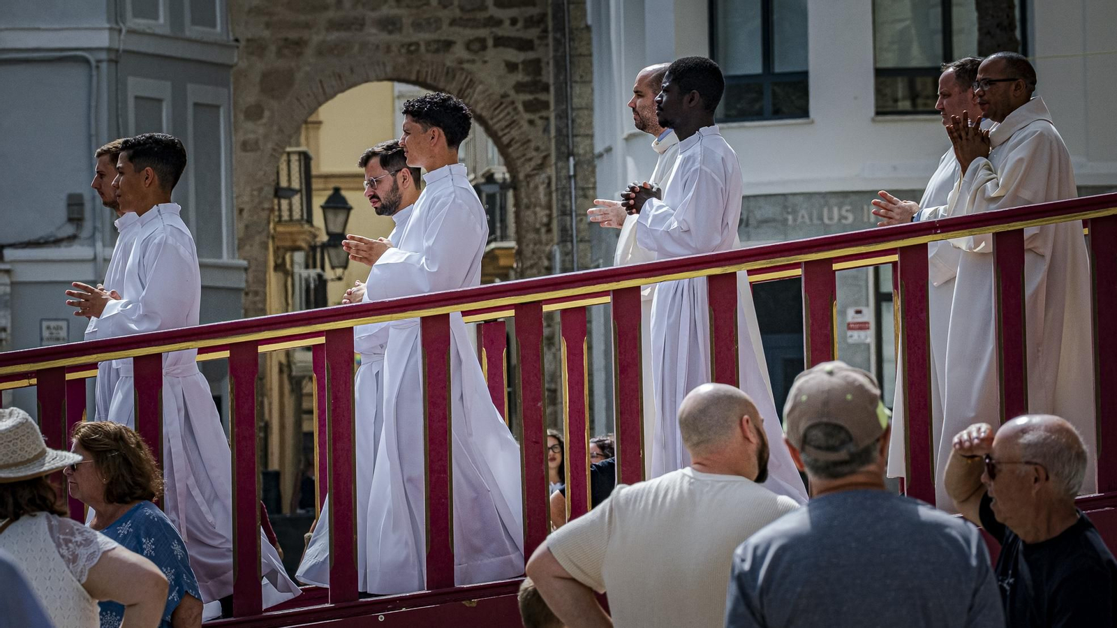 Búscate entre las imágenes del Domingo de Corpus en Cádiz