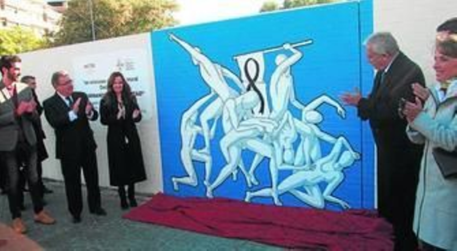 El mural en memoria de las víctimas del terrorismo inaugurado ayer en la Avenida Doctor Pedro Castro.