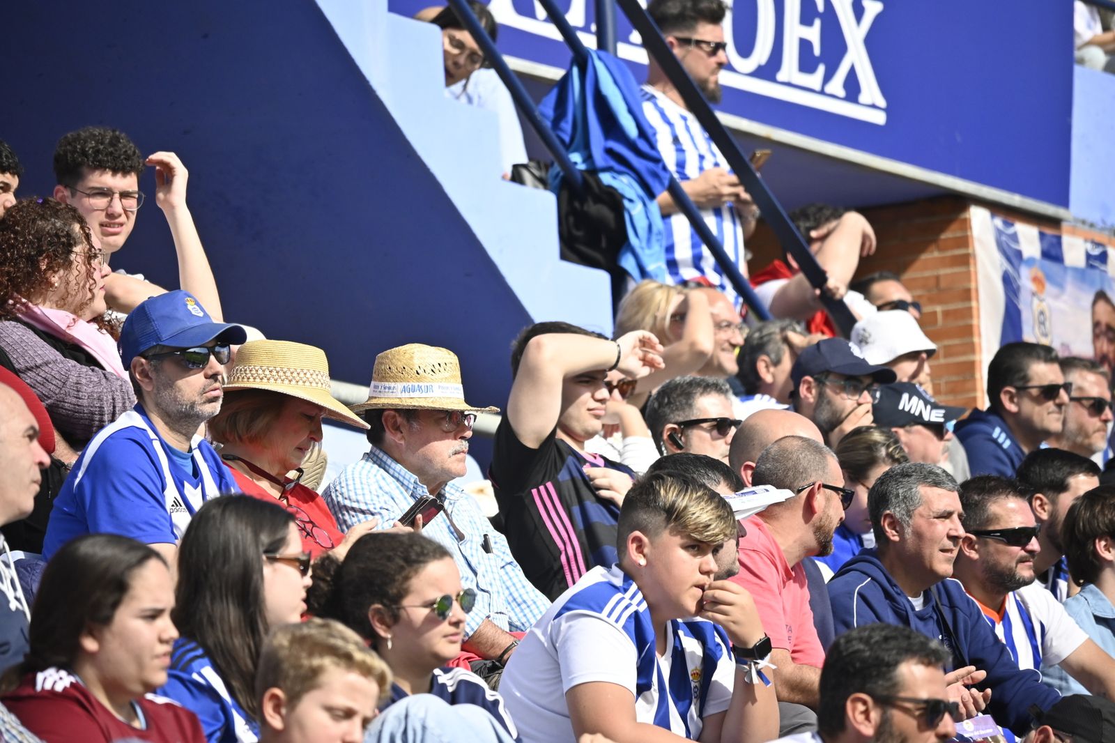 Imágenes de ambiente del partido Recre - Melilla