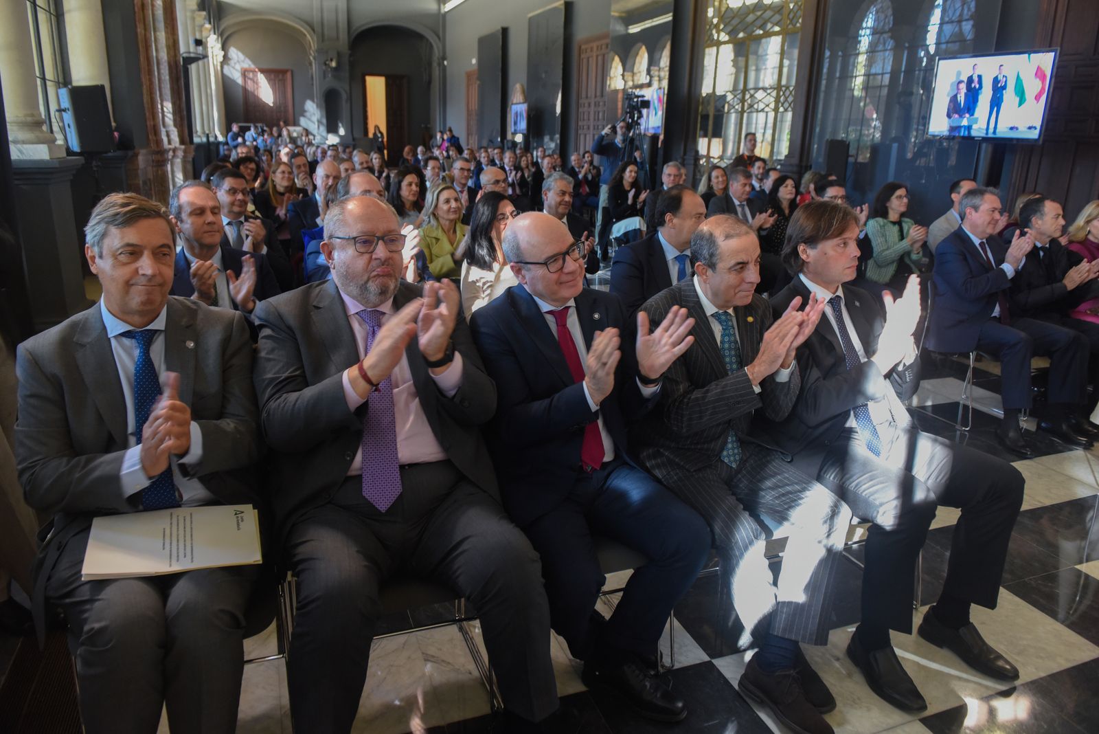 El rector de la Universidad de Almería, José Joaquín Céspedes, ha tomado posesión de su cargo