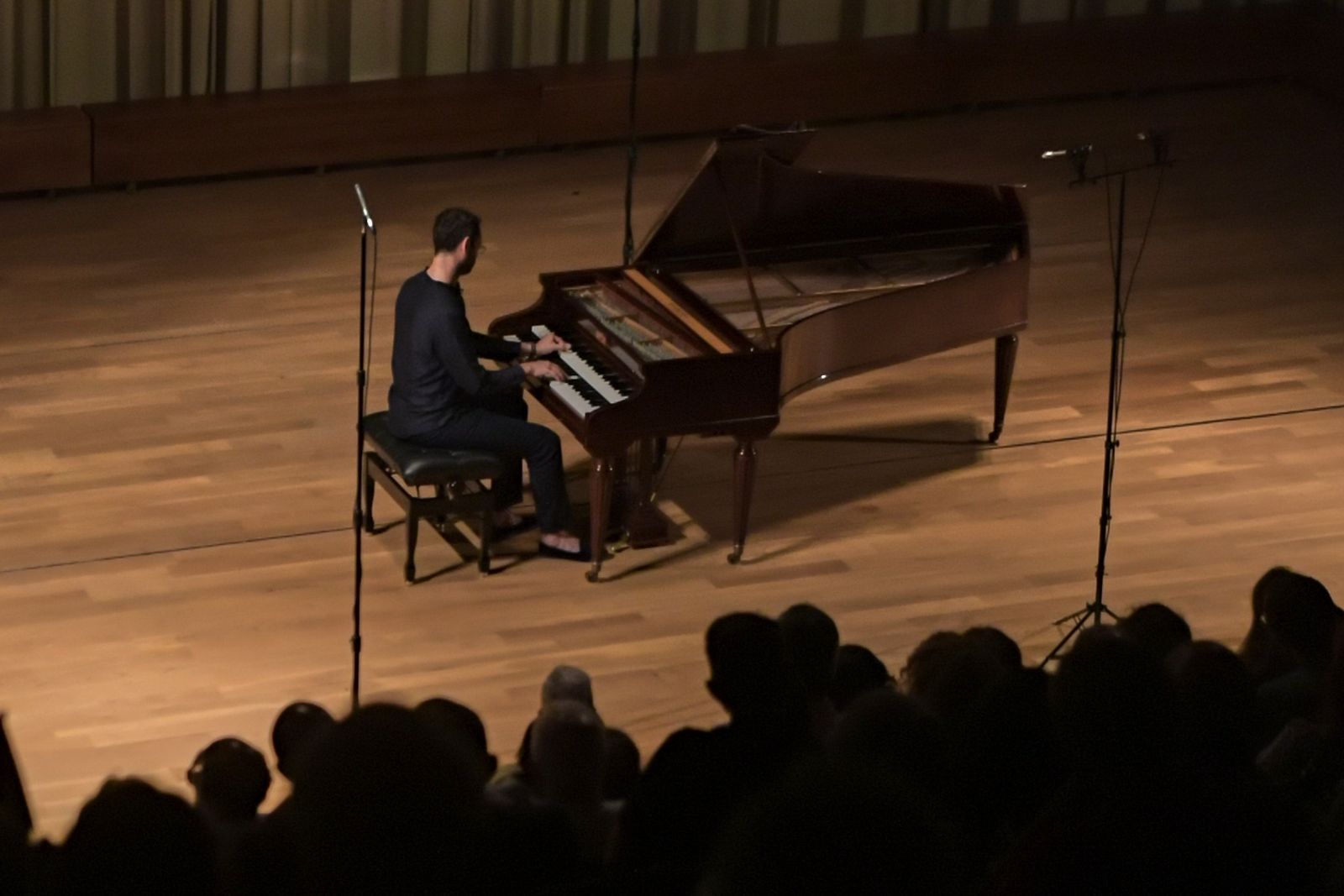 El francés Benjamin Alard inaugura el ciclo Solo Bach en el Auditorio ...