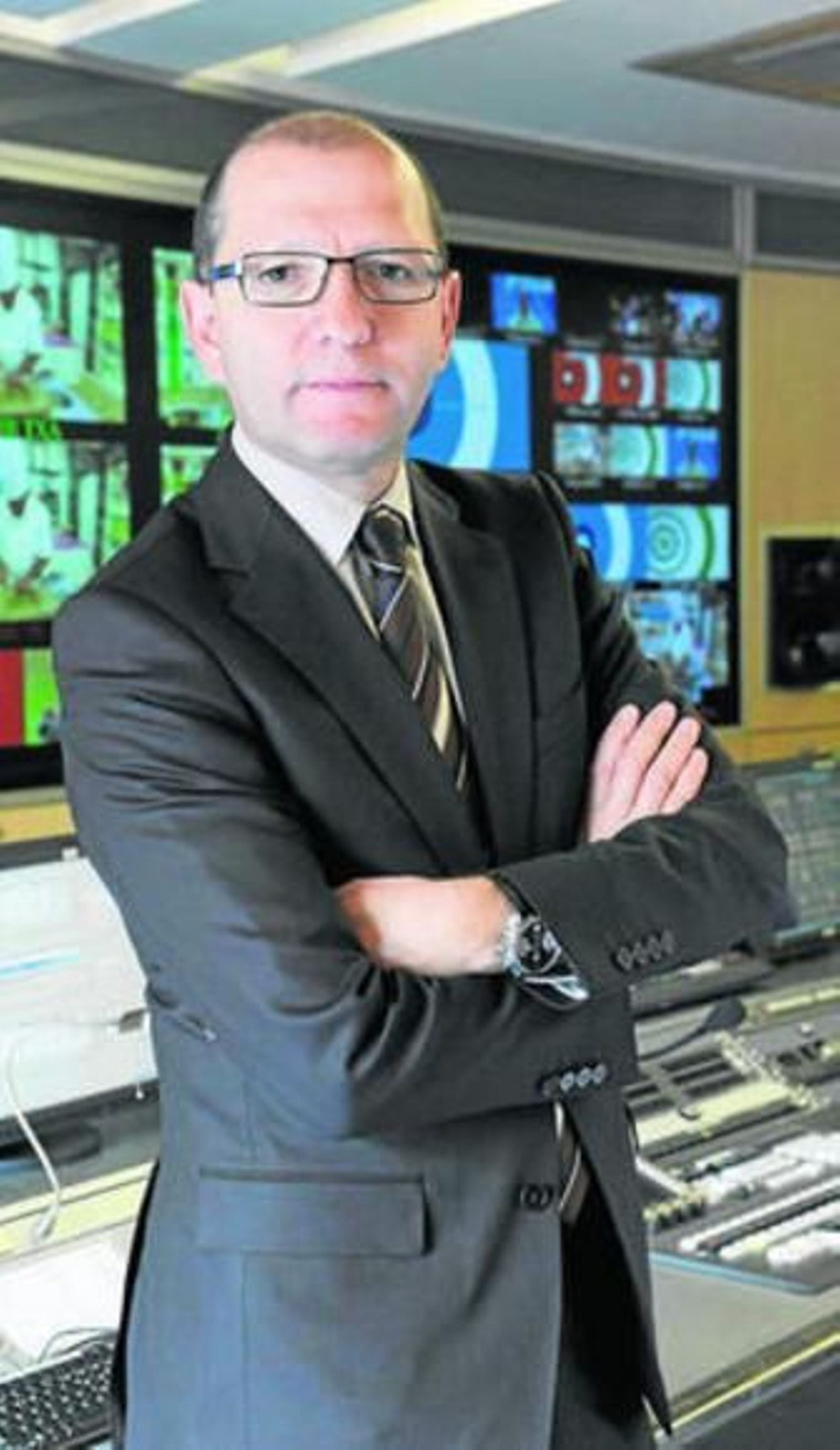 Manuel Villanueva, en el control de realización de uno de los platós.