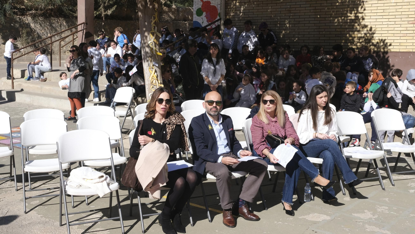 Día Internacional Contra el Cáncer Infantil en el CEIP 28 de Febrero, en imágenes