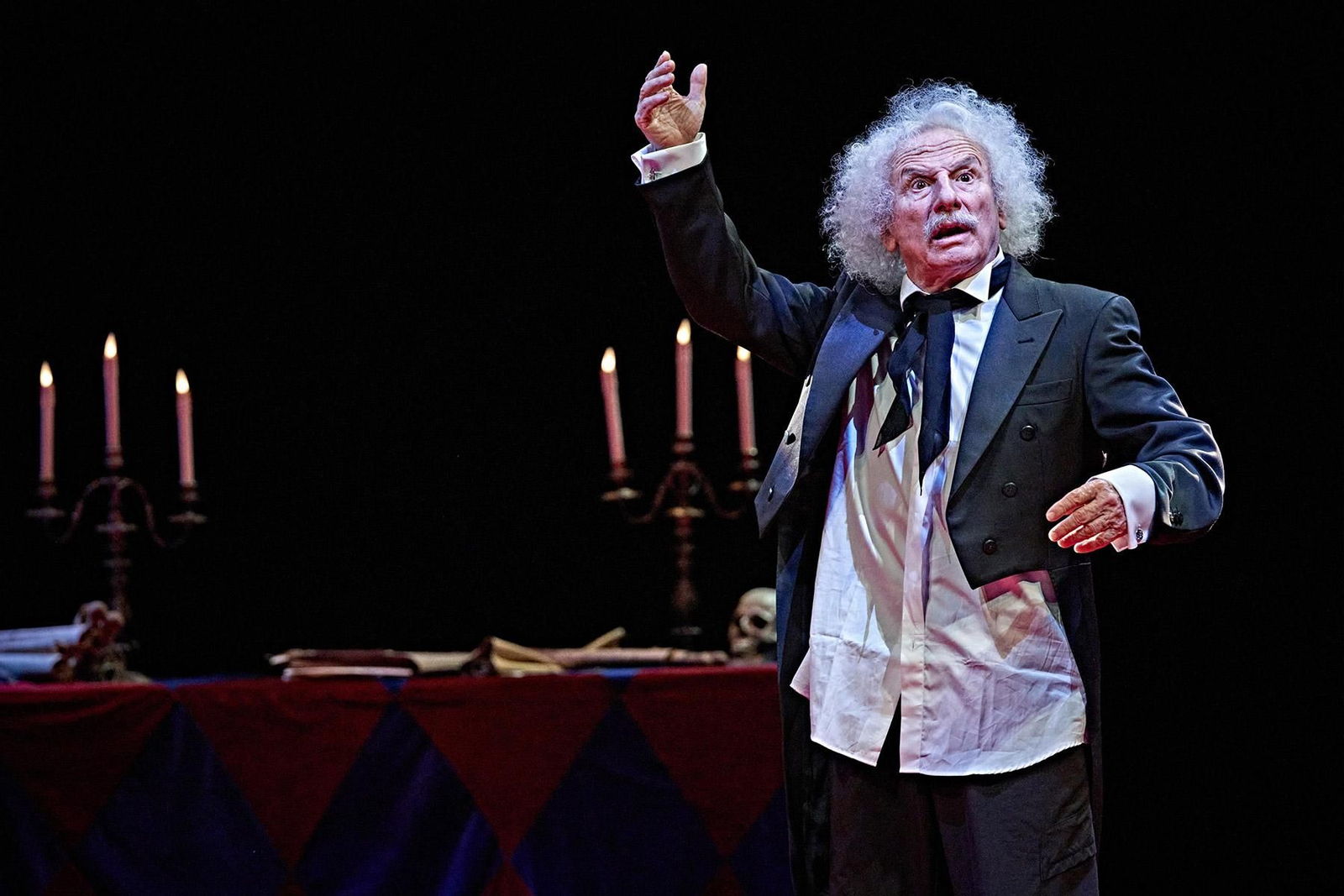 Rafael Álvarez El Brujo.