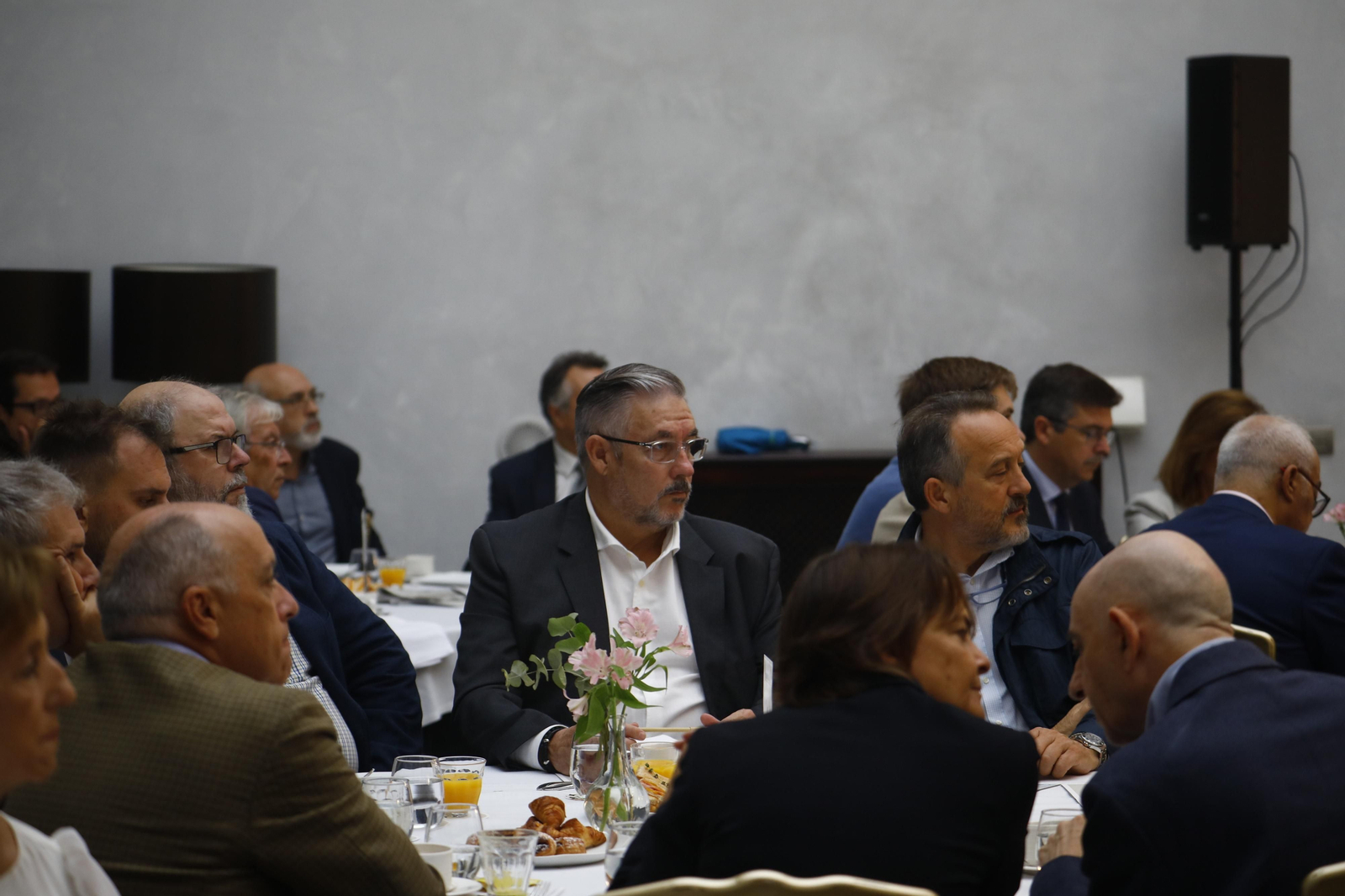 El desayuno-coloquio de El Día con el presidente de Enresa, José Luis Navarro, en imágenes