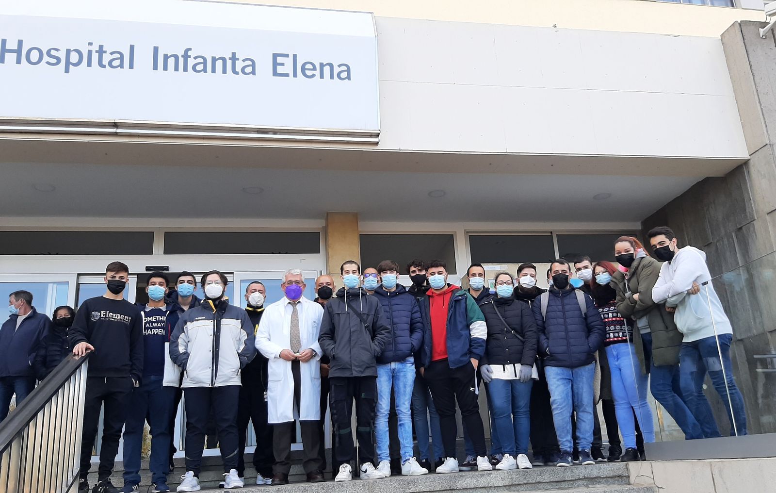 Alumnos del IES San Sebastián al CPD del Hospital Infanta Elena.