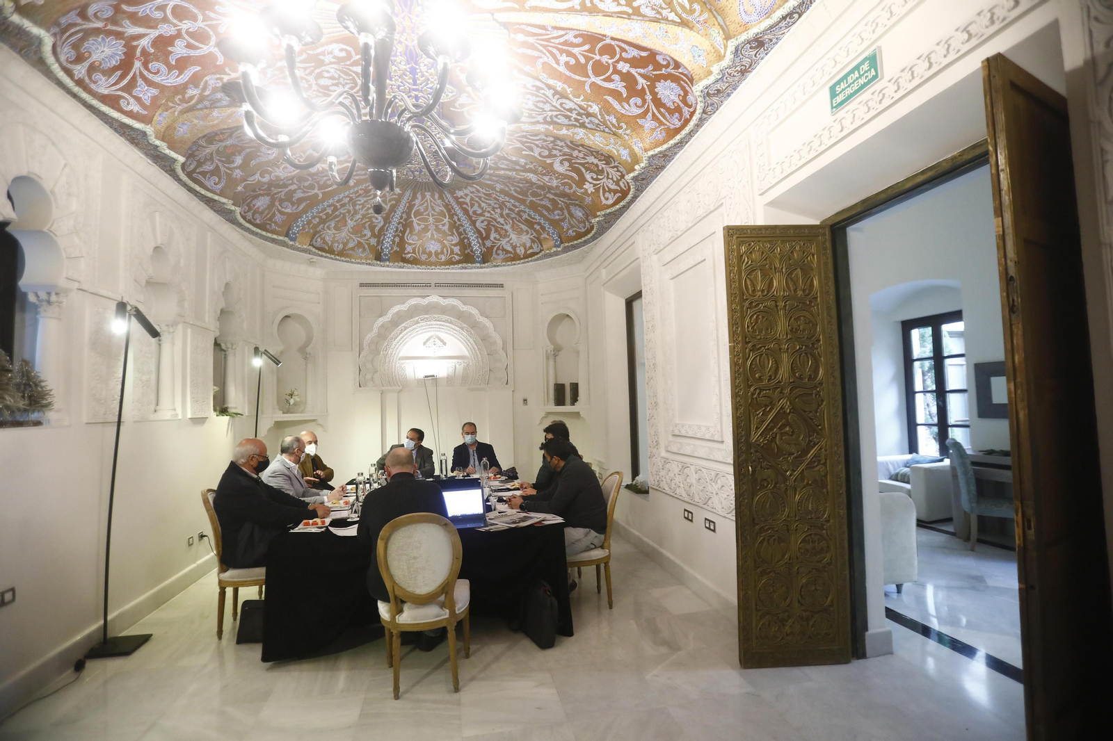 La mesa de redacción de 'el Día' sobre comercio digital, en fotografías