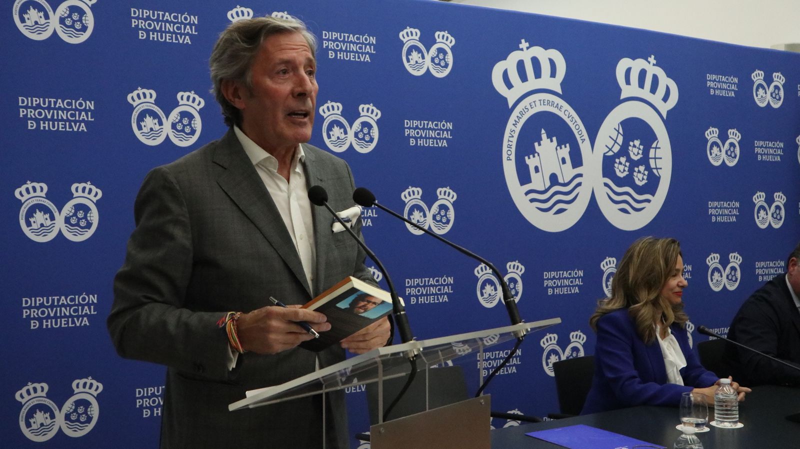 Presentación del libro `Ovalle, reportero gráfico´ en imágenes