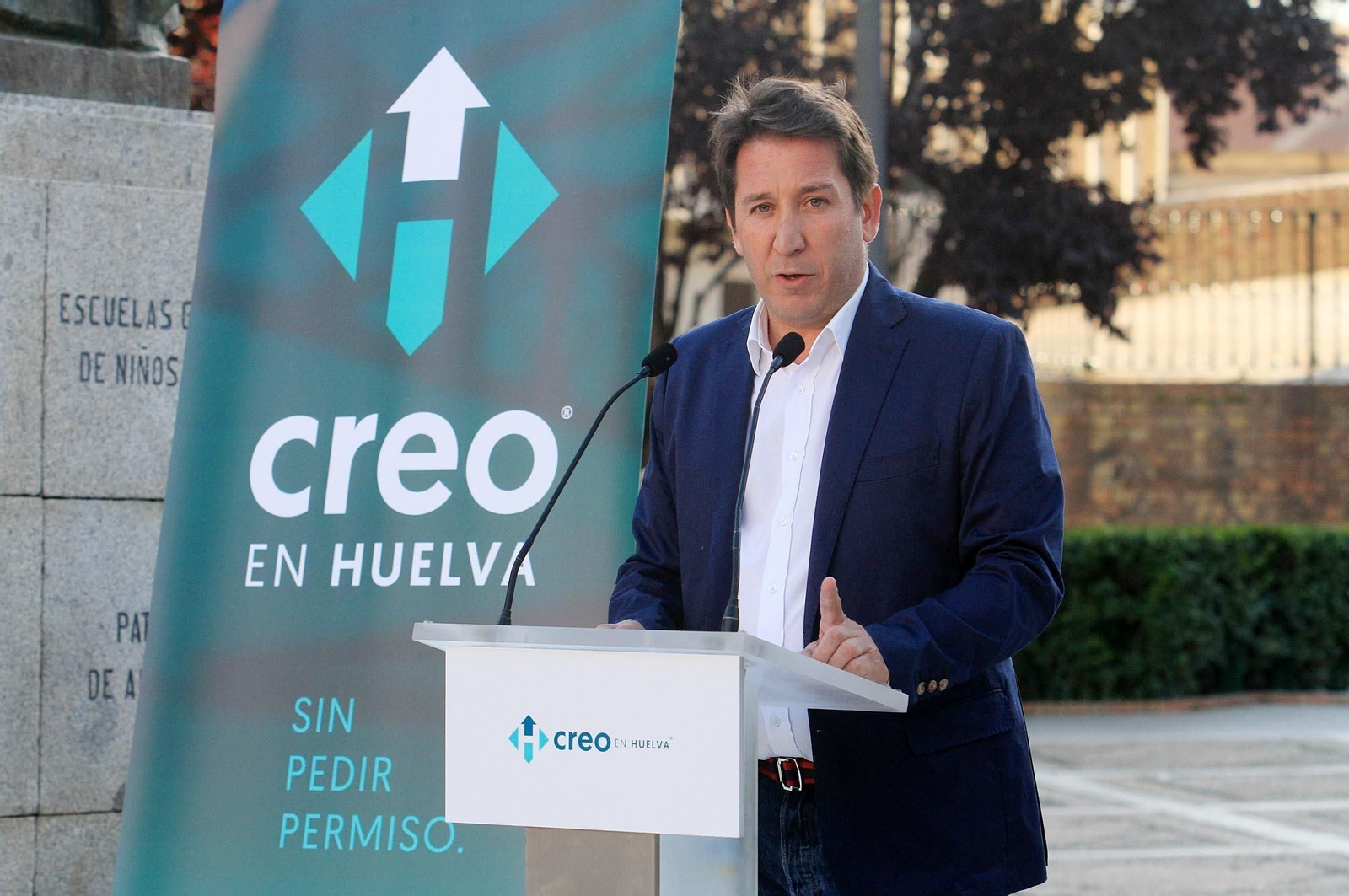 Ruperto Gallardo, durante su intervención en la plaza de San Pedro.