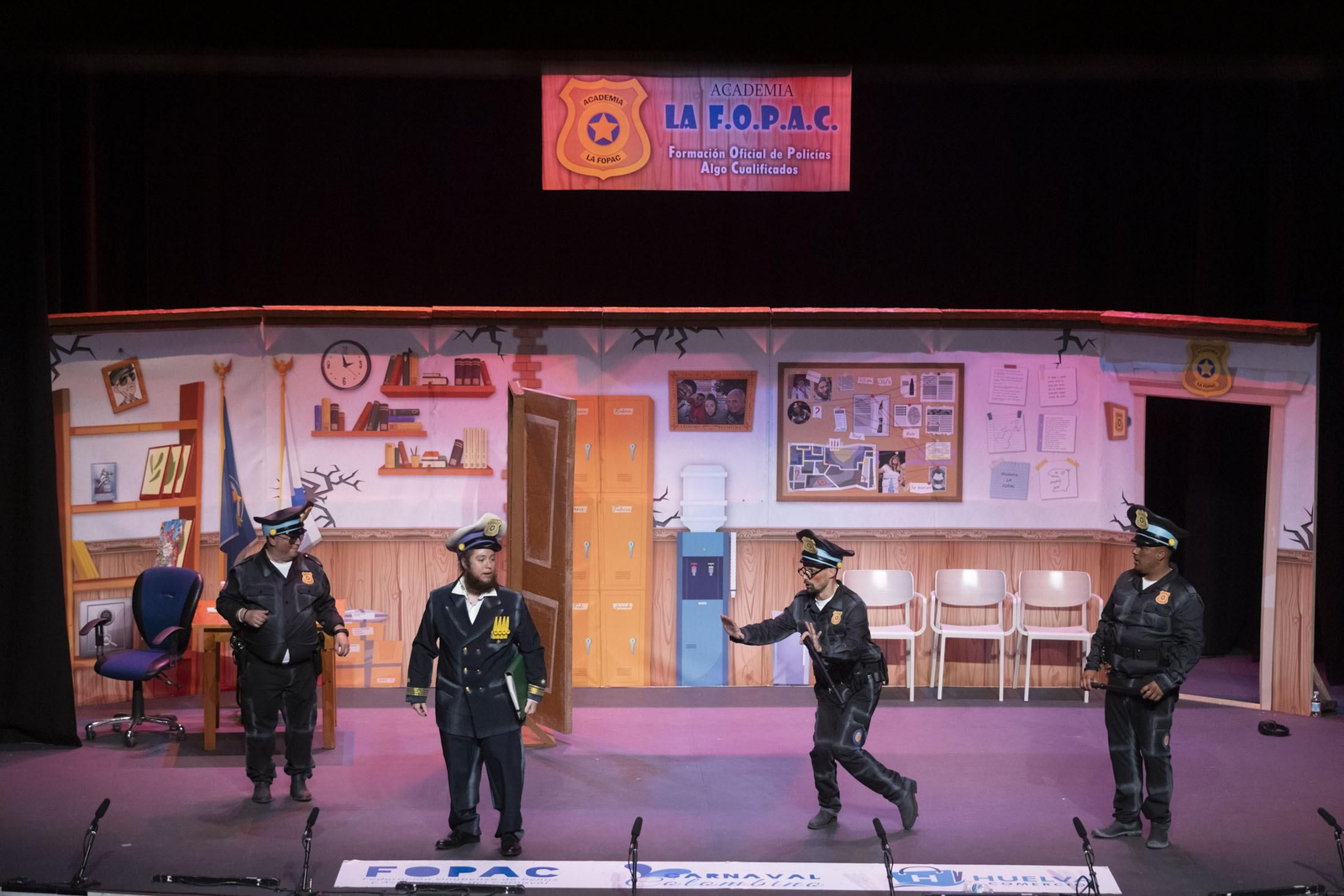 Imágenes de la actuación del cuarteto de Huelva ‘La F.O.P.A.C.”’ en el Carnaval Colombino