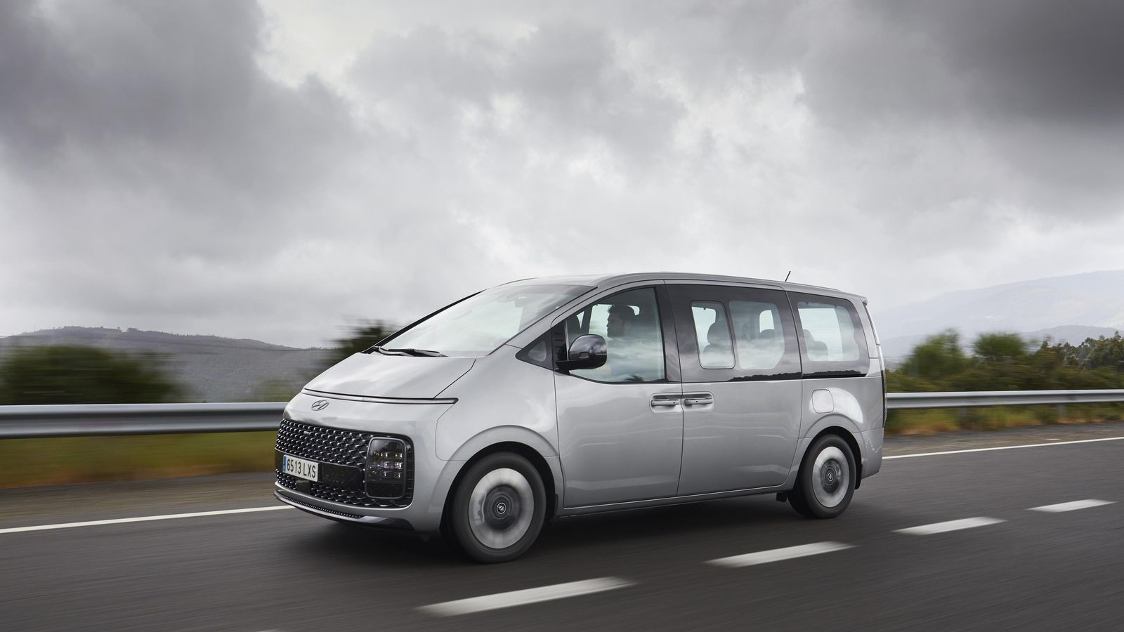 Sus dimensiones son considerables, tanto a lo largo como a lo alto. Exclusivamente se venderá con un formato de carrocería, no como otros rivales que tienen varios.