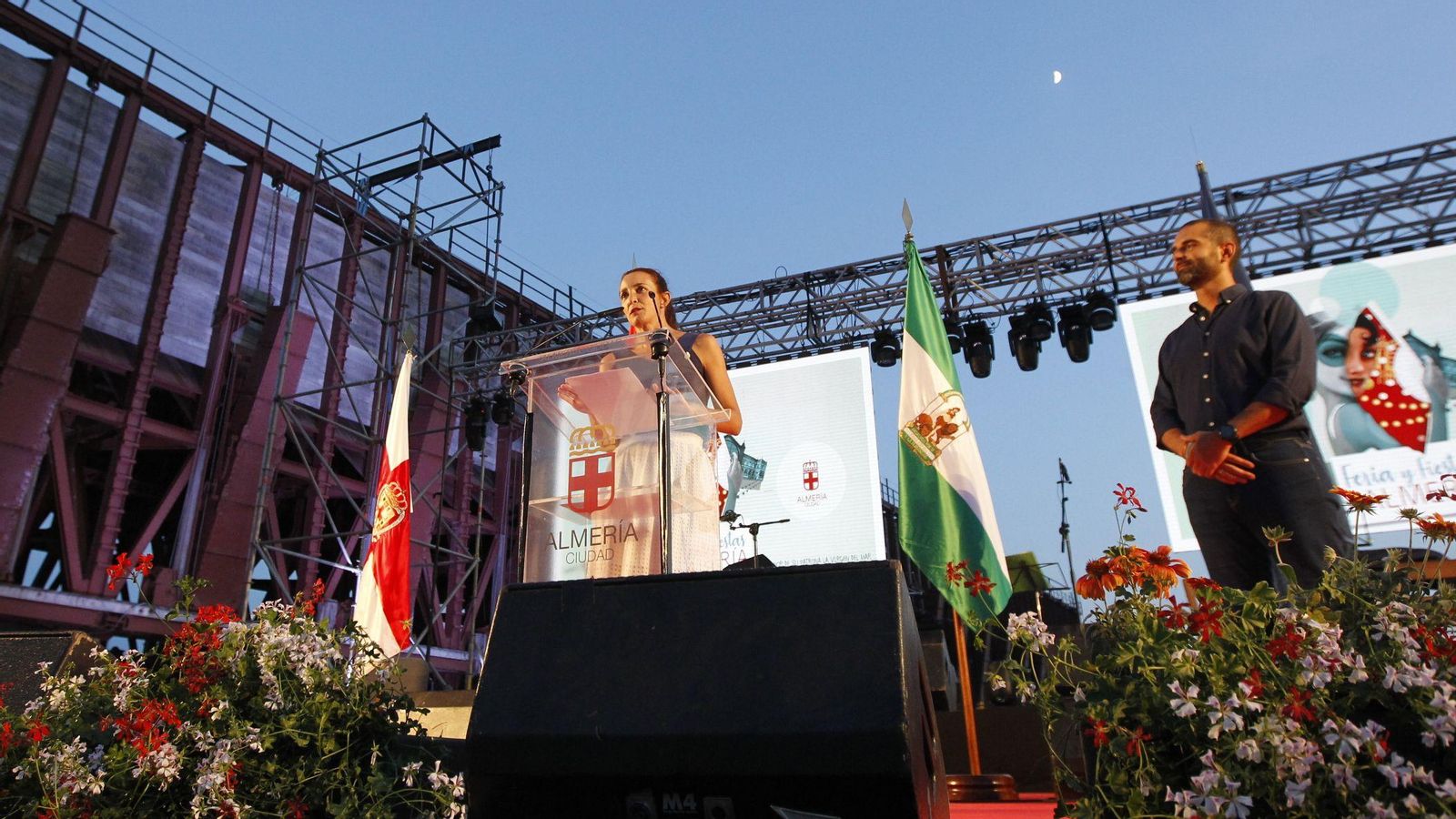 La última mujer pregonera hasta ahora; la militar Rosa María García Malea, en la feria de 2018. La última mujer pregonera hasta ahora; la militar Rosa María García Malea, en la feria de 2018.