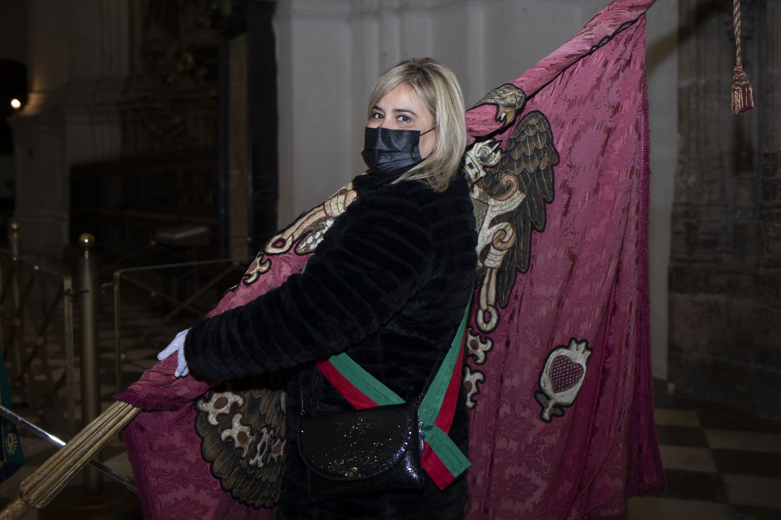 Fotos de la Toma de Granada: La tremolación más íntima del Pendón en el interior de la Capilla Real