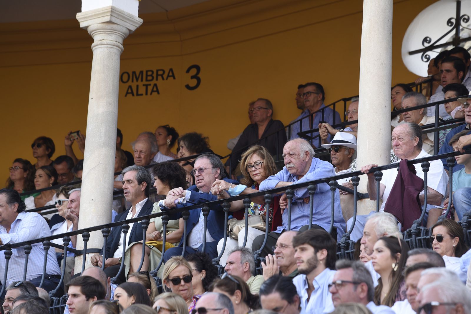 Búscate en la tercera corrida de toros de la Feria de San Miguel de Sevilla
