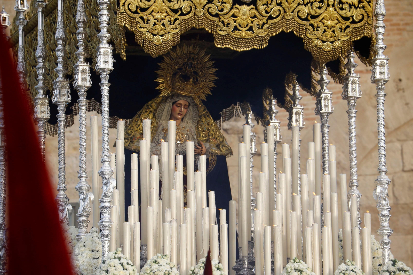 Lunes Santo en Córdoba: la procesión de Vera-Cruz, en imágenes