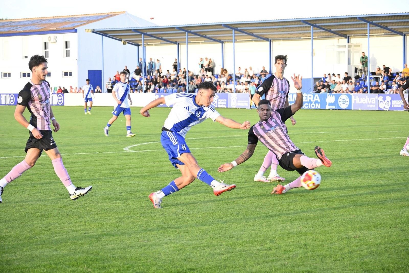 Las mejores imágenes del Atlético Onubense - Bollullos