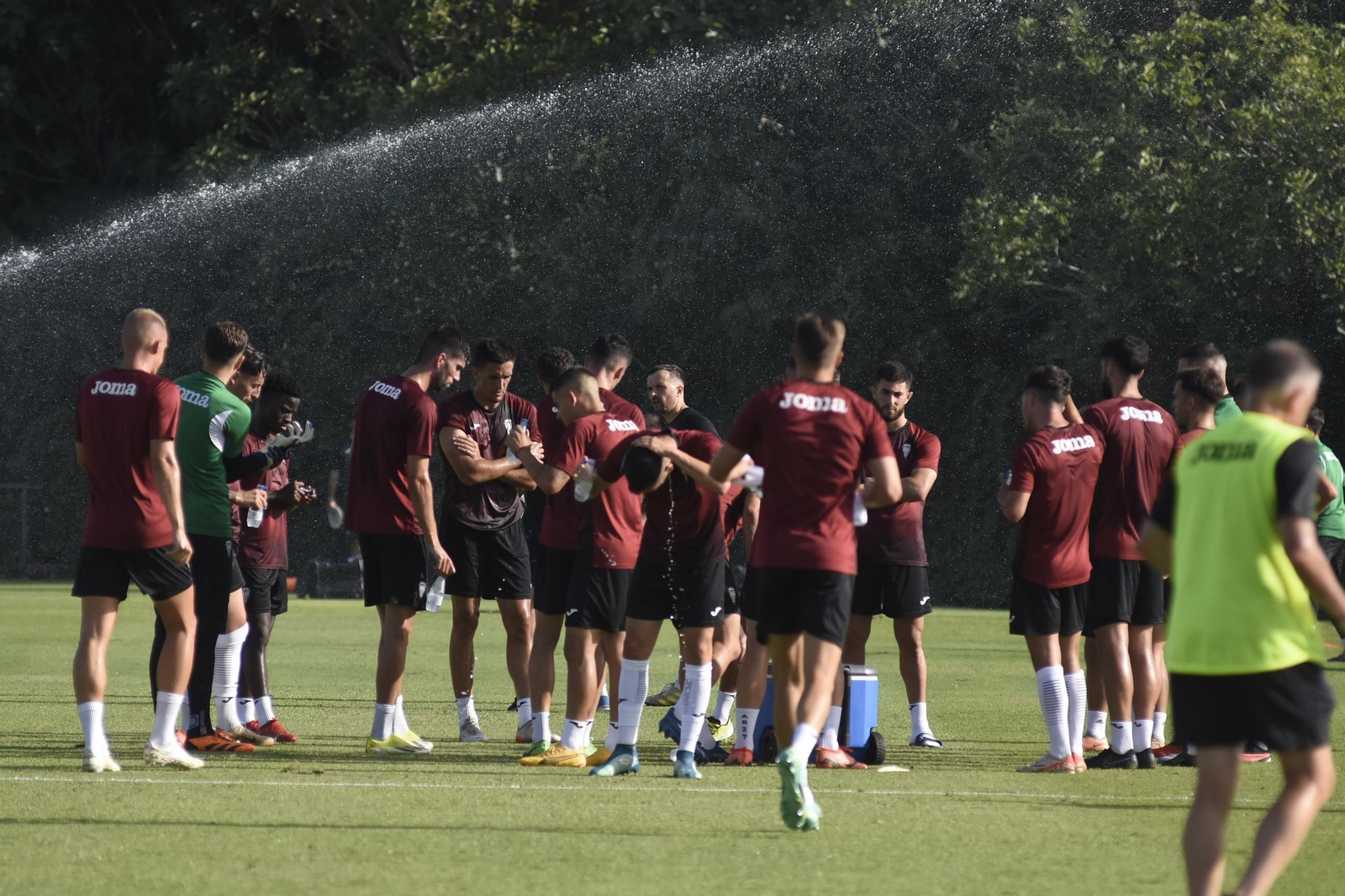 Las mejores fotos del partidillo entre el Córdoba CF y el Córdoba B en la Ciudad Deportiva