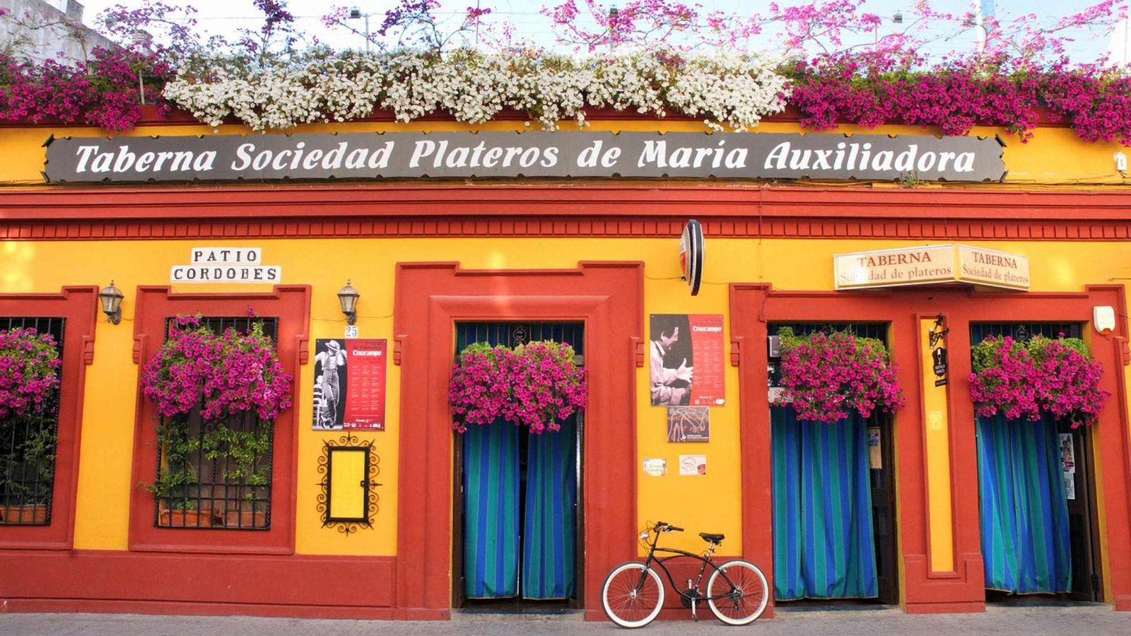 En Sociedad Plateros María Auxiliadora elaboran su propio vermú