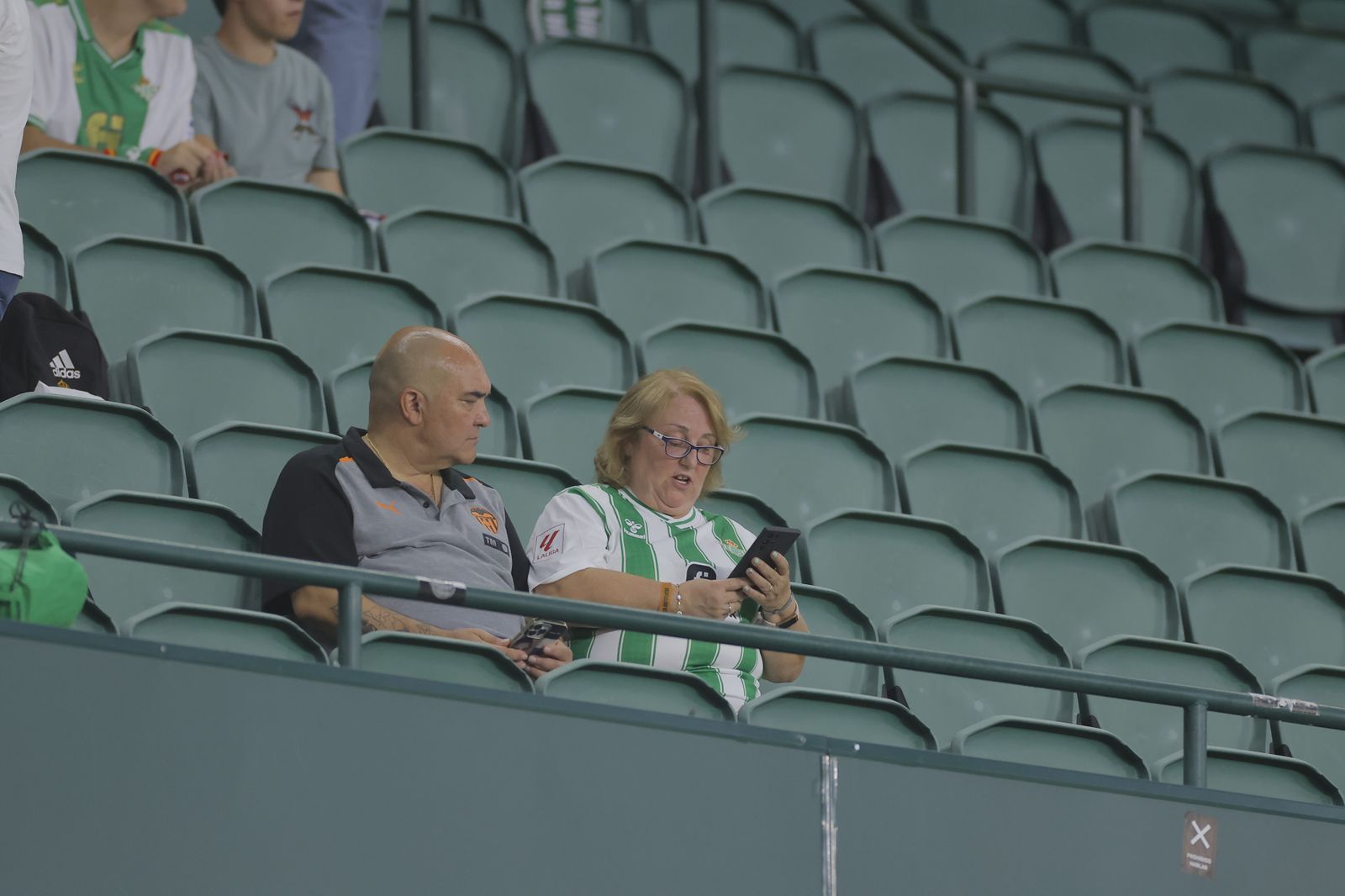 Búscate en las fotos del Betis-Valencia