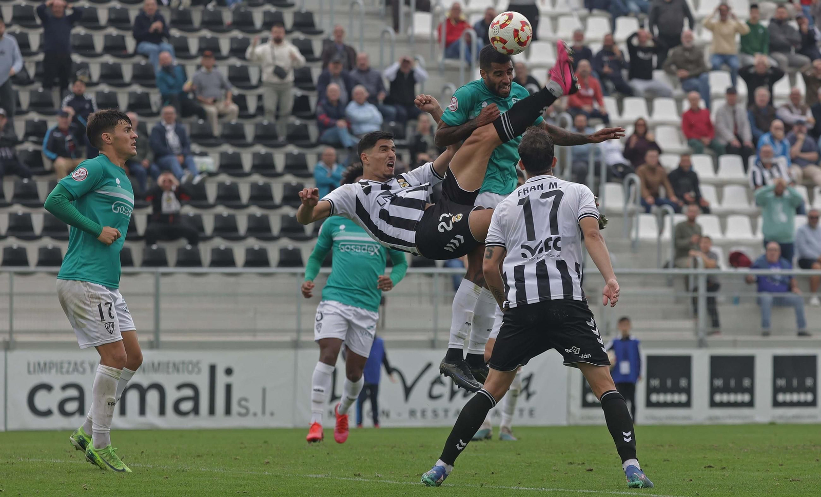 La acciòn que mereció la expulsión de Moha Hamdoune durante el Balona-Villanovense del pasado domingo