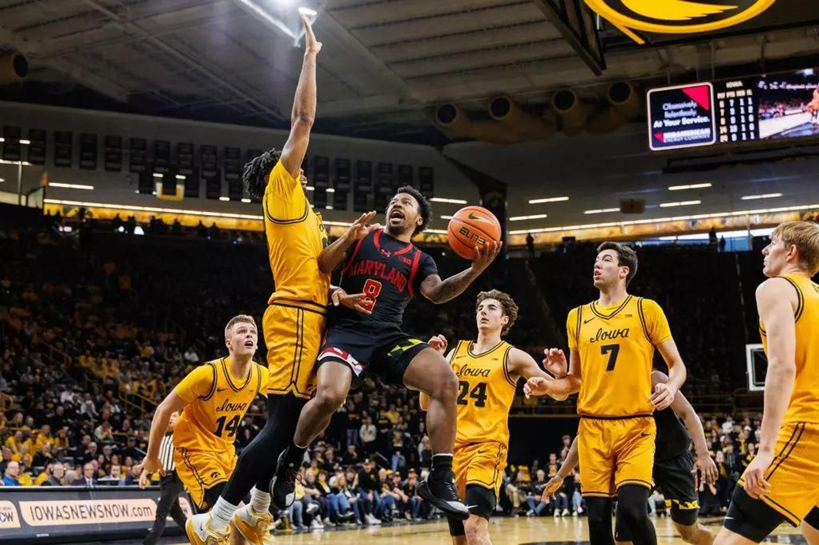 NCAA: Álvaro Folgueiras, triunfo ante la Maryland de Guille del Pino