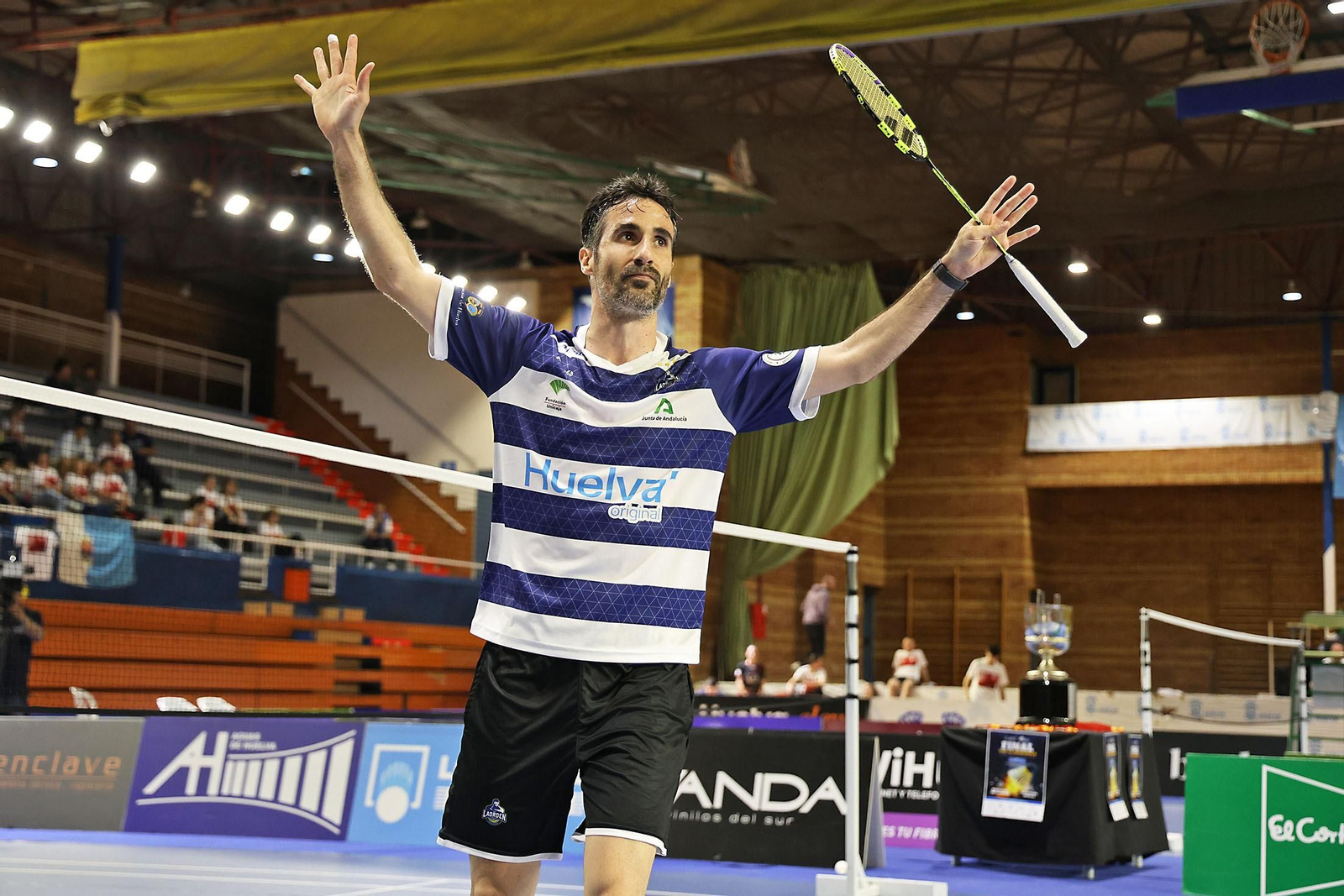Imágenes de la final de liga de bádminton entre el IES La Orden y La RInconada
