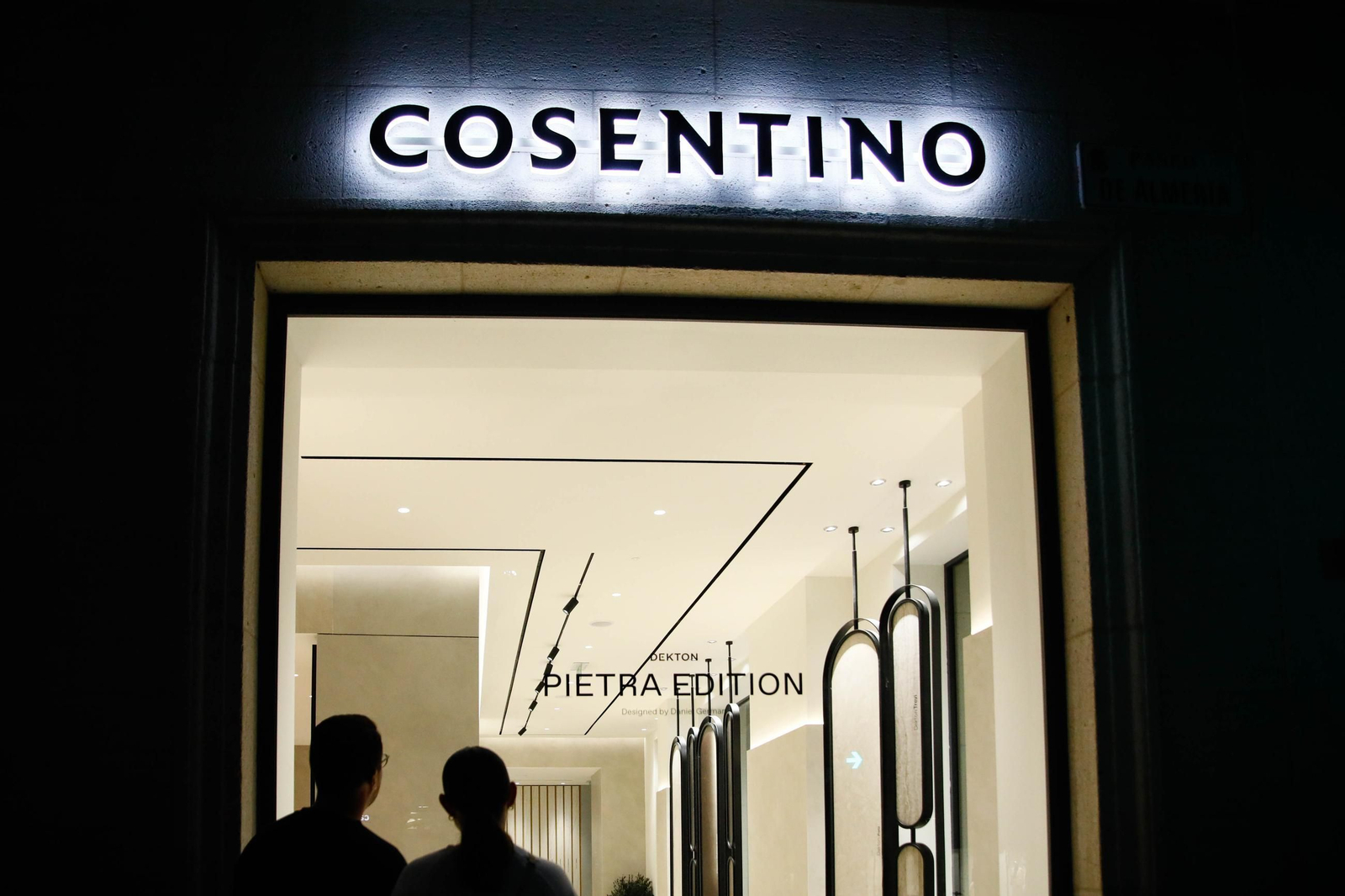 El Cosentino City del Paseo de Almería abre sus puertas: así es este "espacio de inspiración"