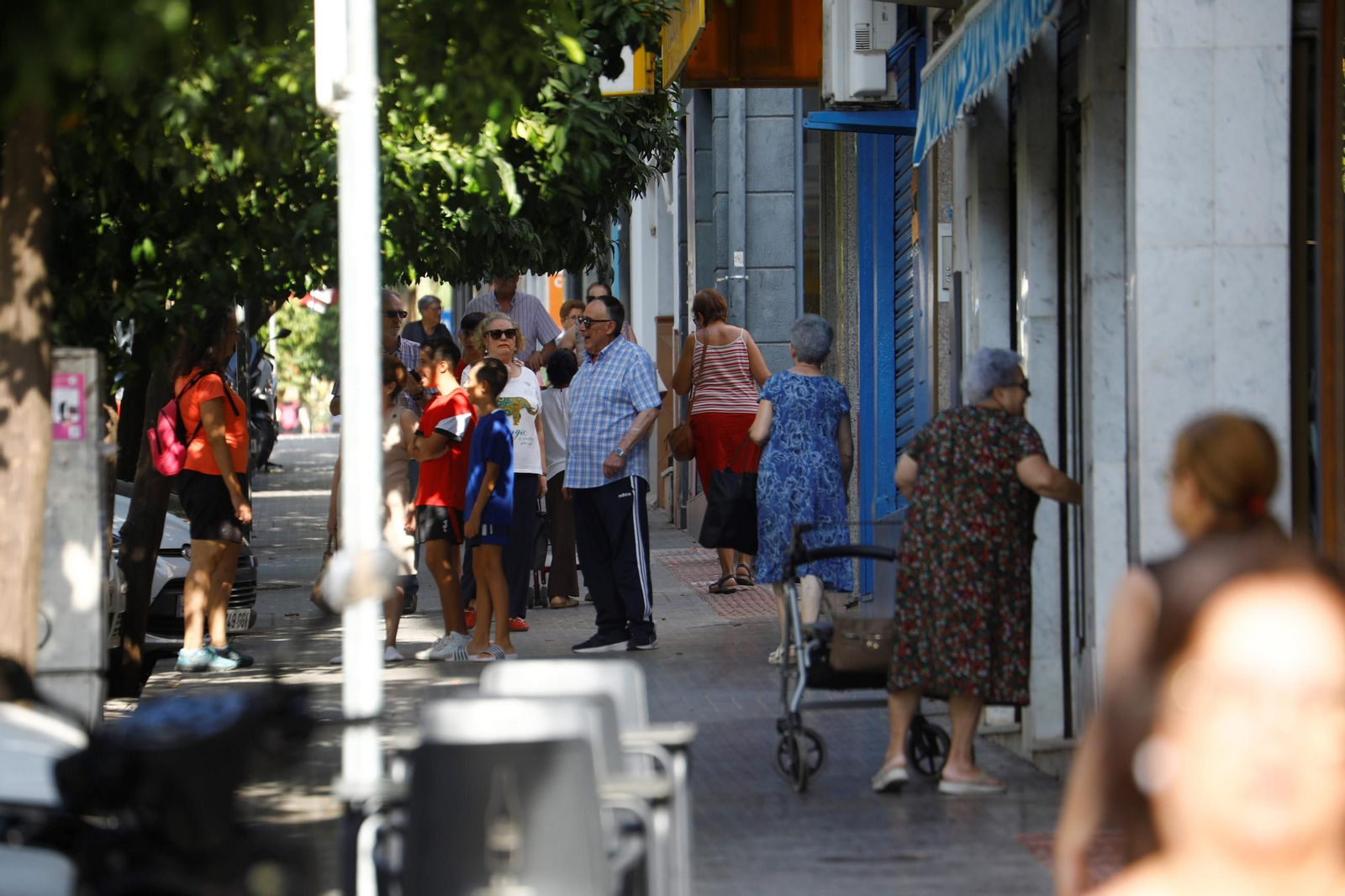 Un paseo por el barrio de Fátima una mañana de verano en Córdoba, en imágenes