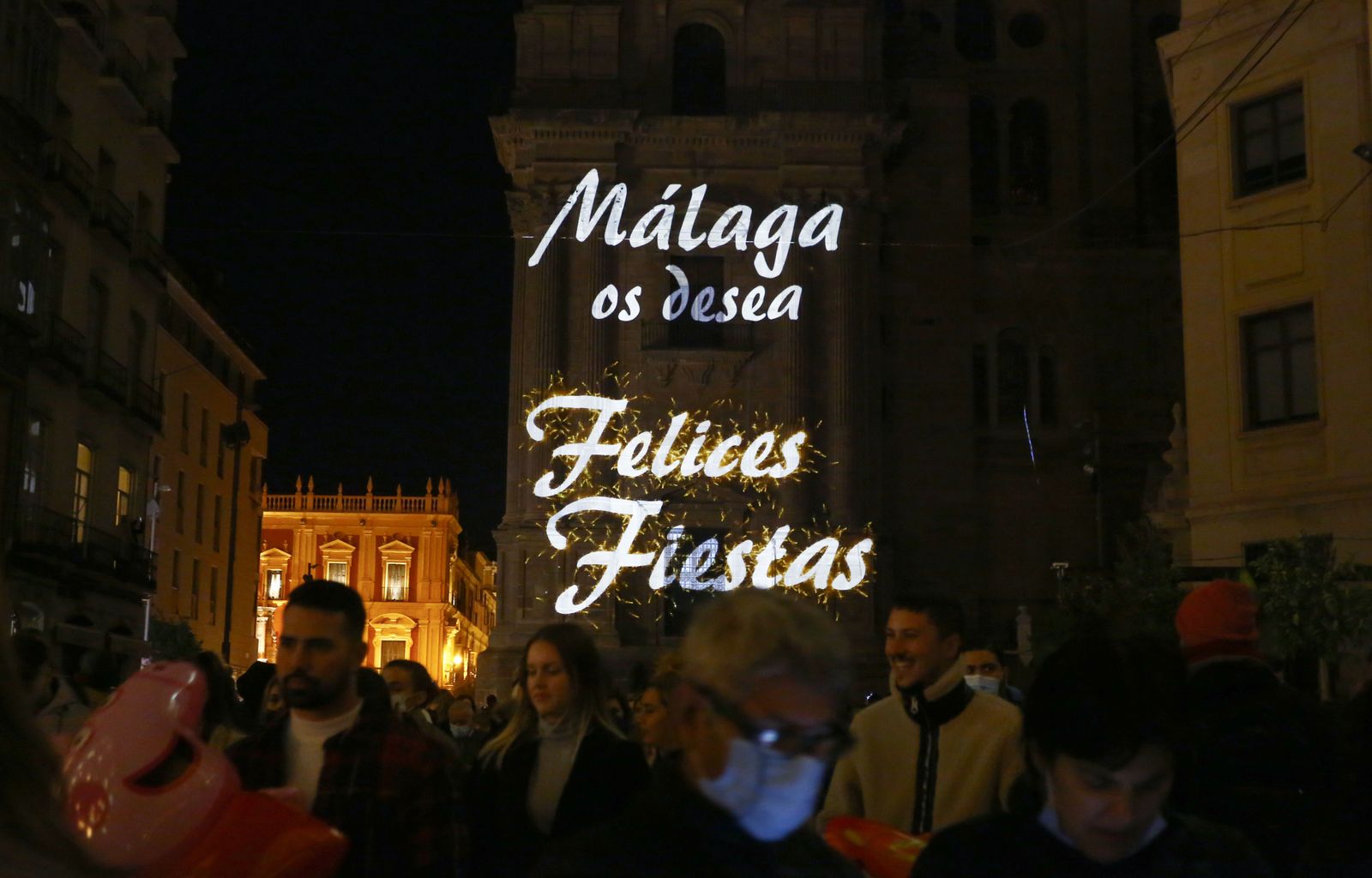 El video mapping de Navidad en la Catedral de Málaga, en fotos