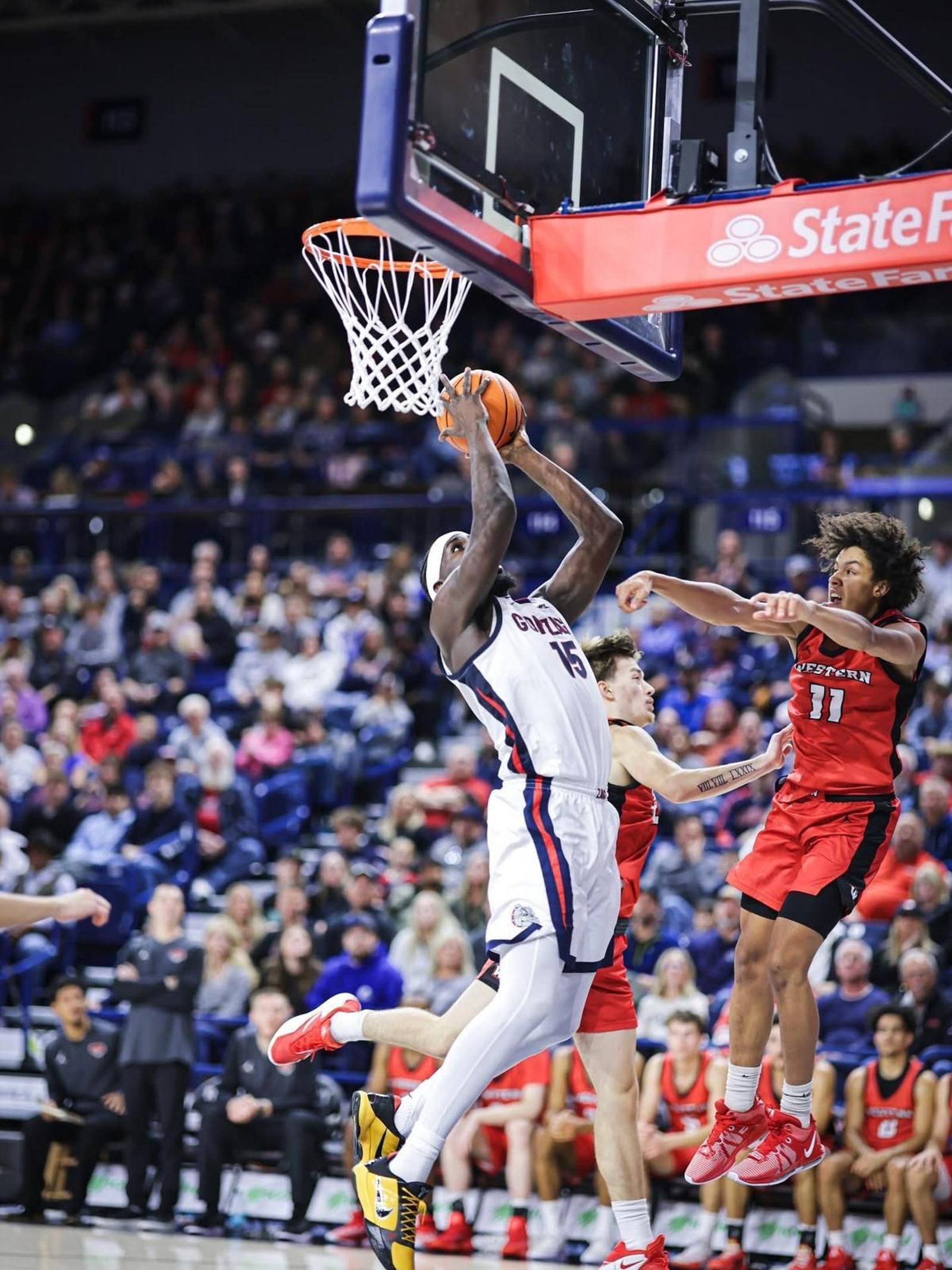 Mario Saint-Supéry deja destellos en su segundo partido con Gonzaga