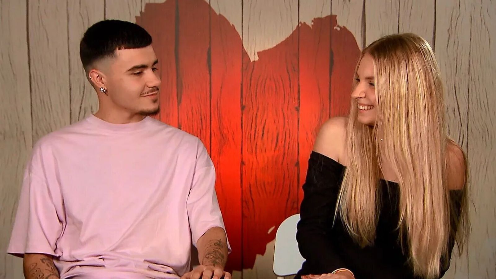 Cristian y Laura han conectado en 'First Dates' y se han emplazado para conocerse fuera del programa.