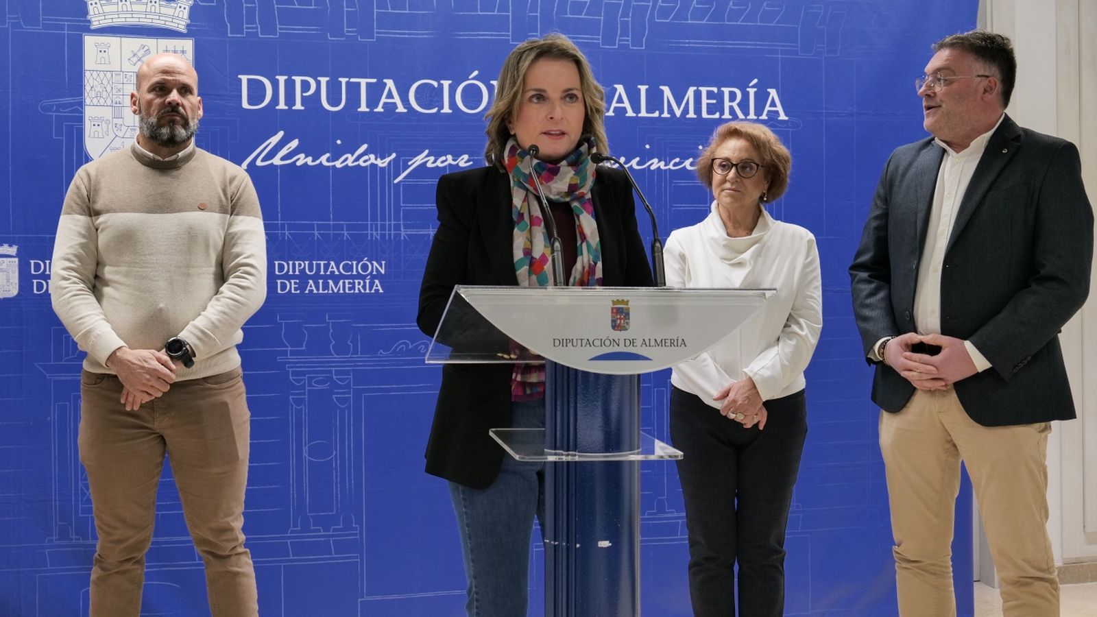 La diputada de Deportes, María Luisa Cruz, destacó "la excelente acogida que tiene esta carrera" en Berja.