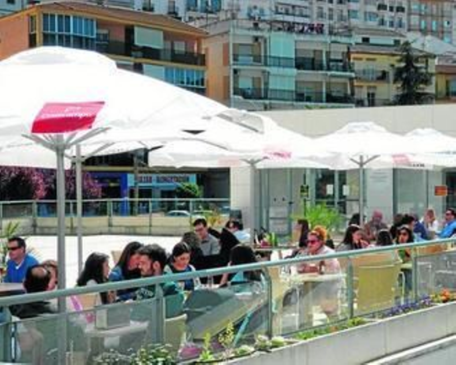 El buen tiempo y la feria han llenado estos días las terrazas.