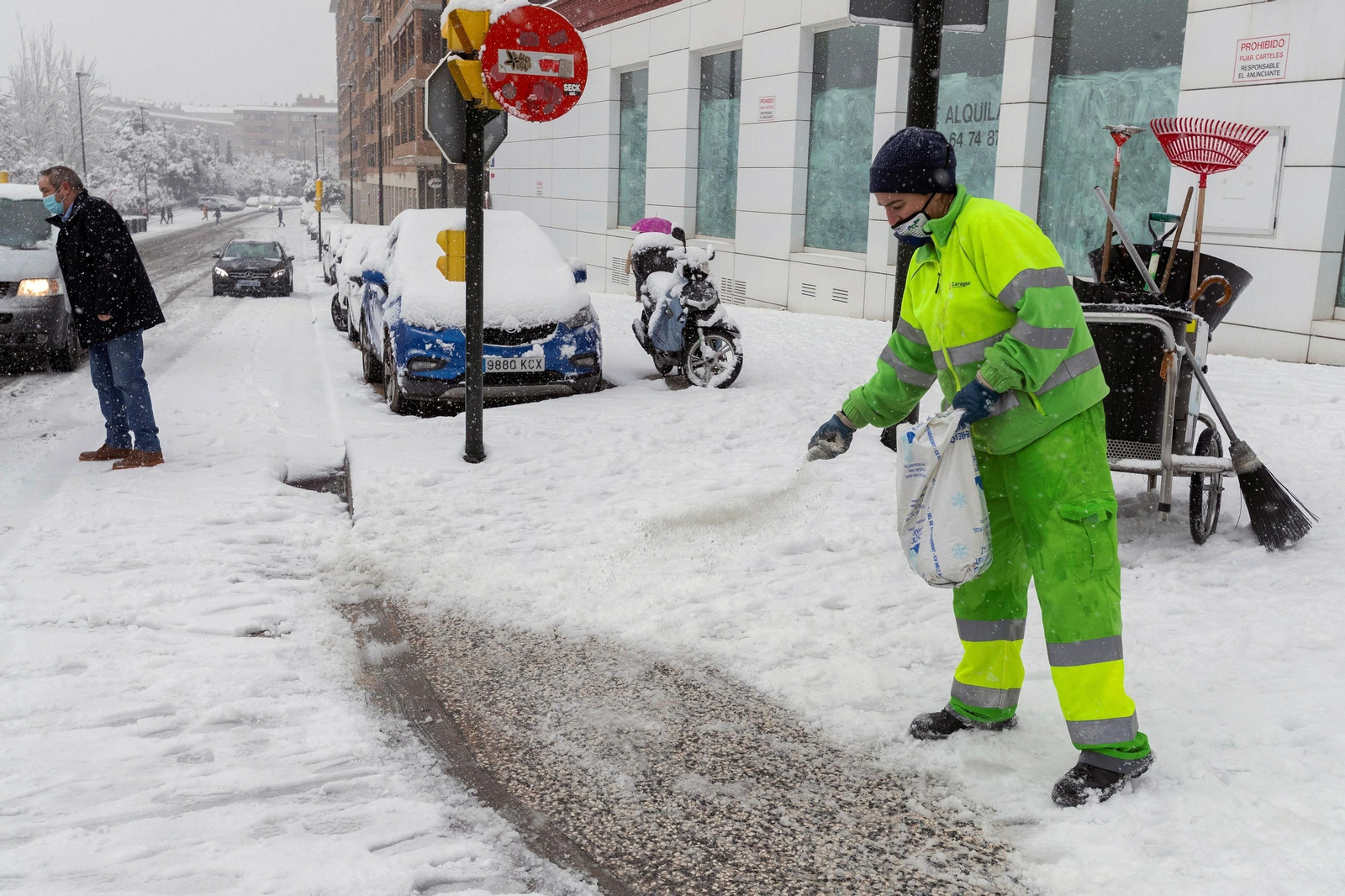 El segundo día del temporal 'Filomena' en imágenes: más nieve y caos