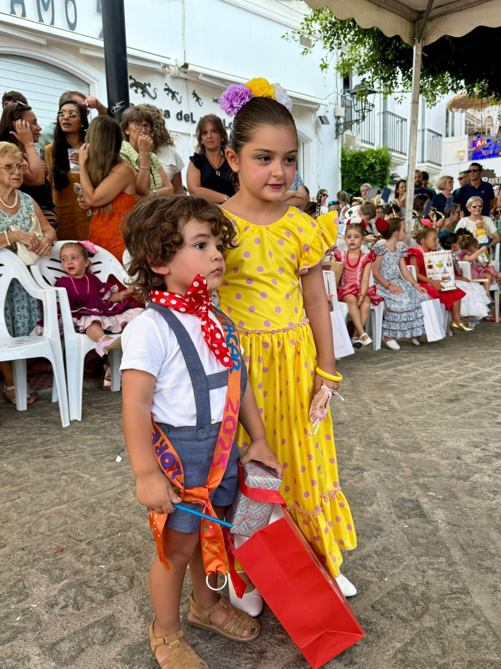 Las mejores imágenes de la Feria del Mediodía y la carrera de cintas infantiles de Mojácar